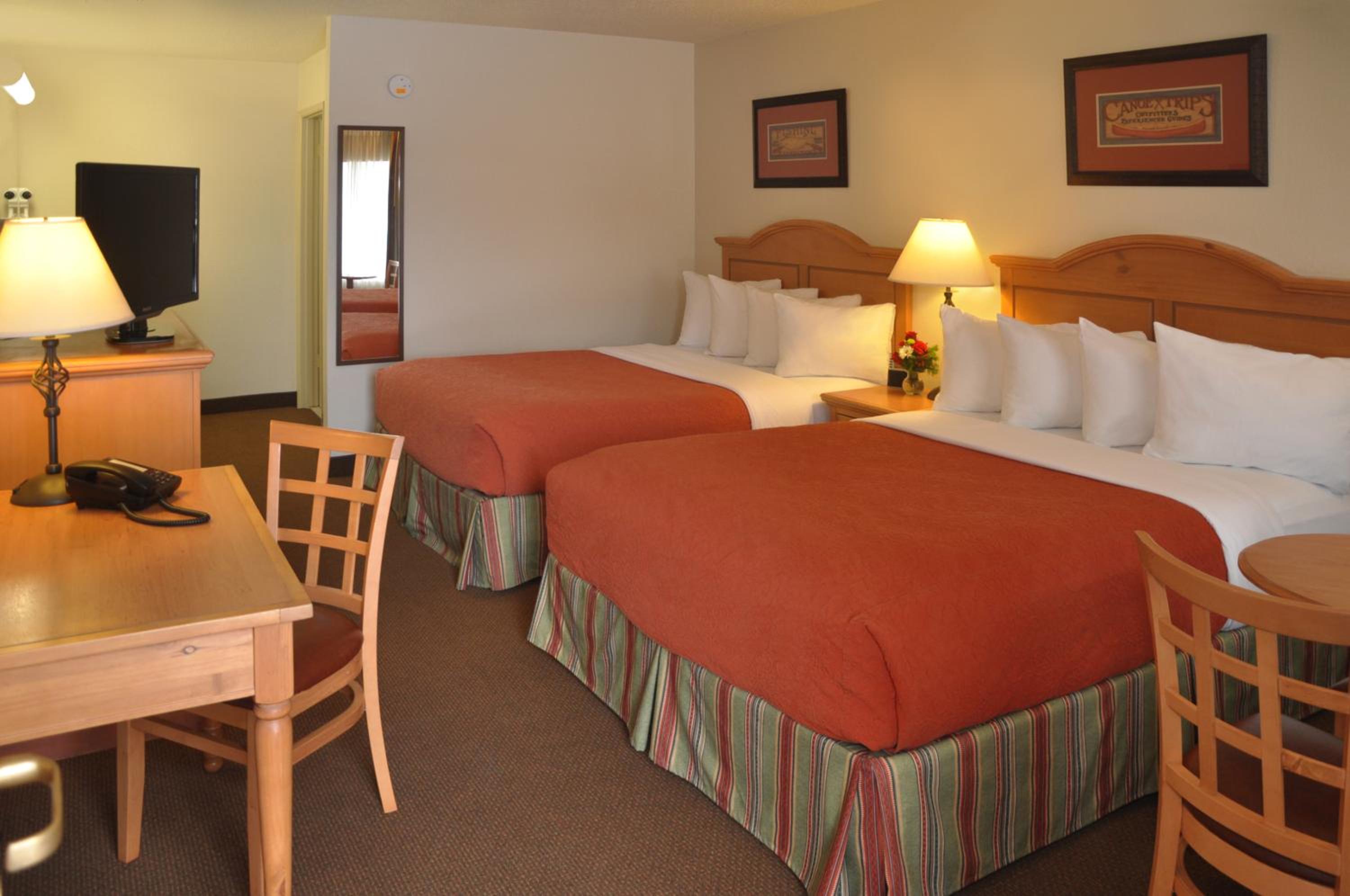 Double Queen Room - Photo 1