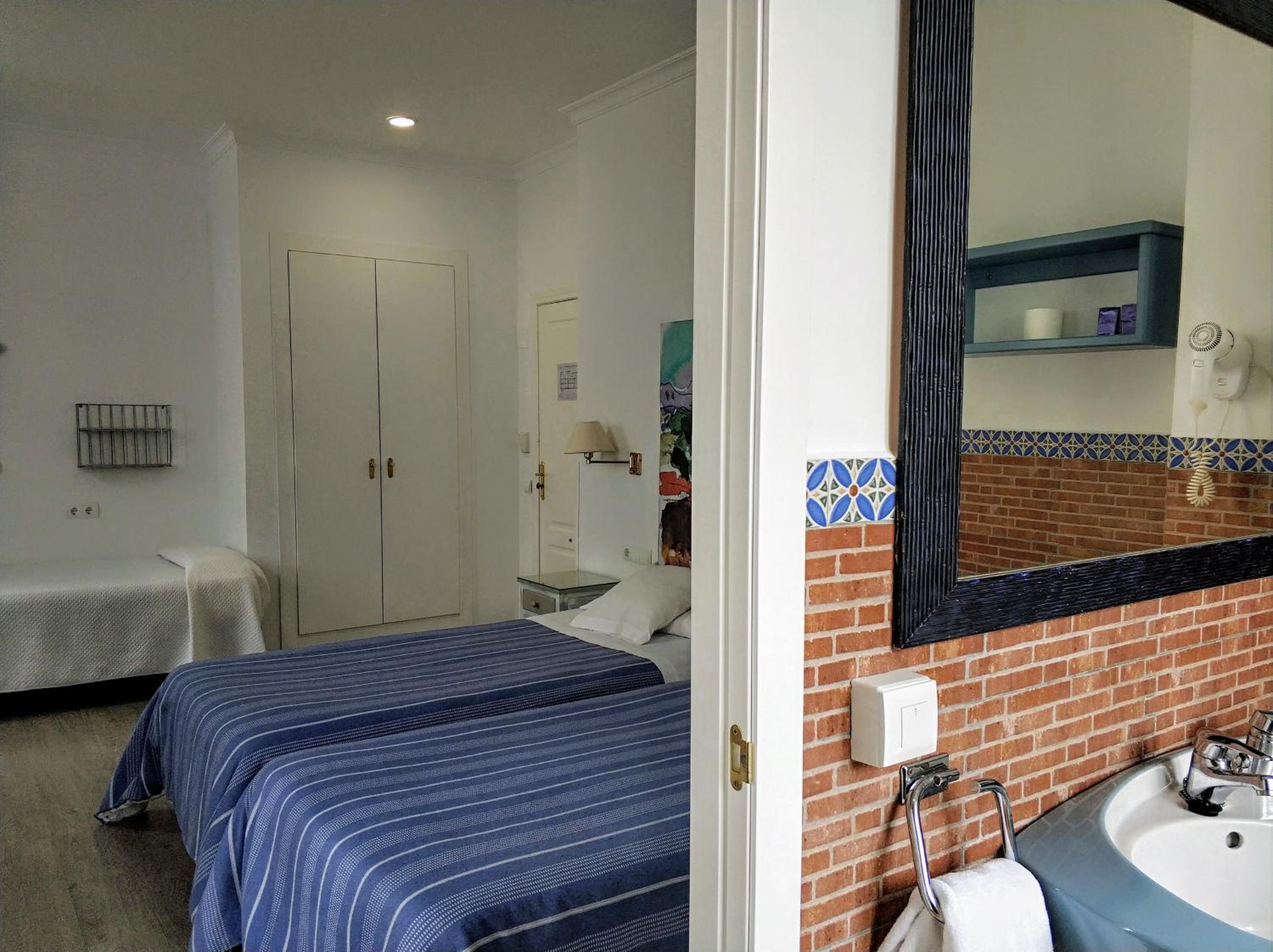 Triple Room with Balcony, photo 7
