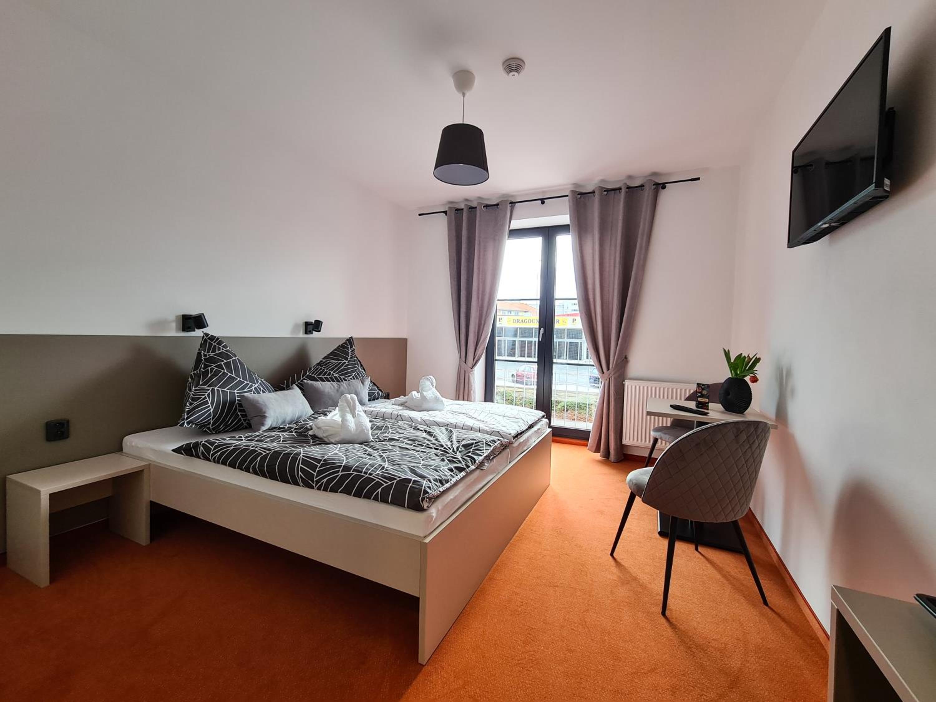 Deluxe King Room photo 1