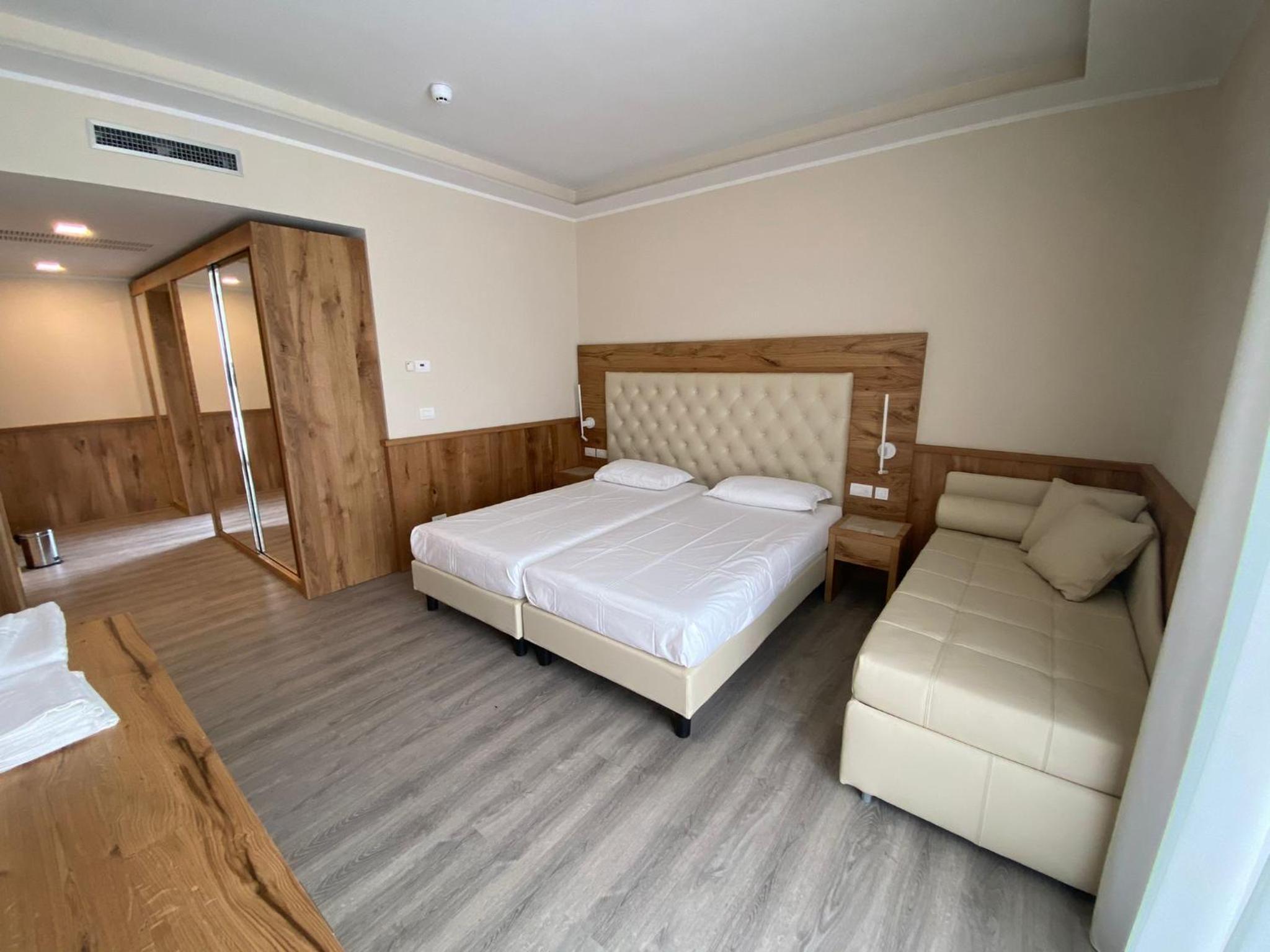 Suite with Mountain View - Photo 1