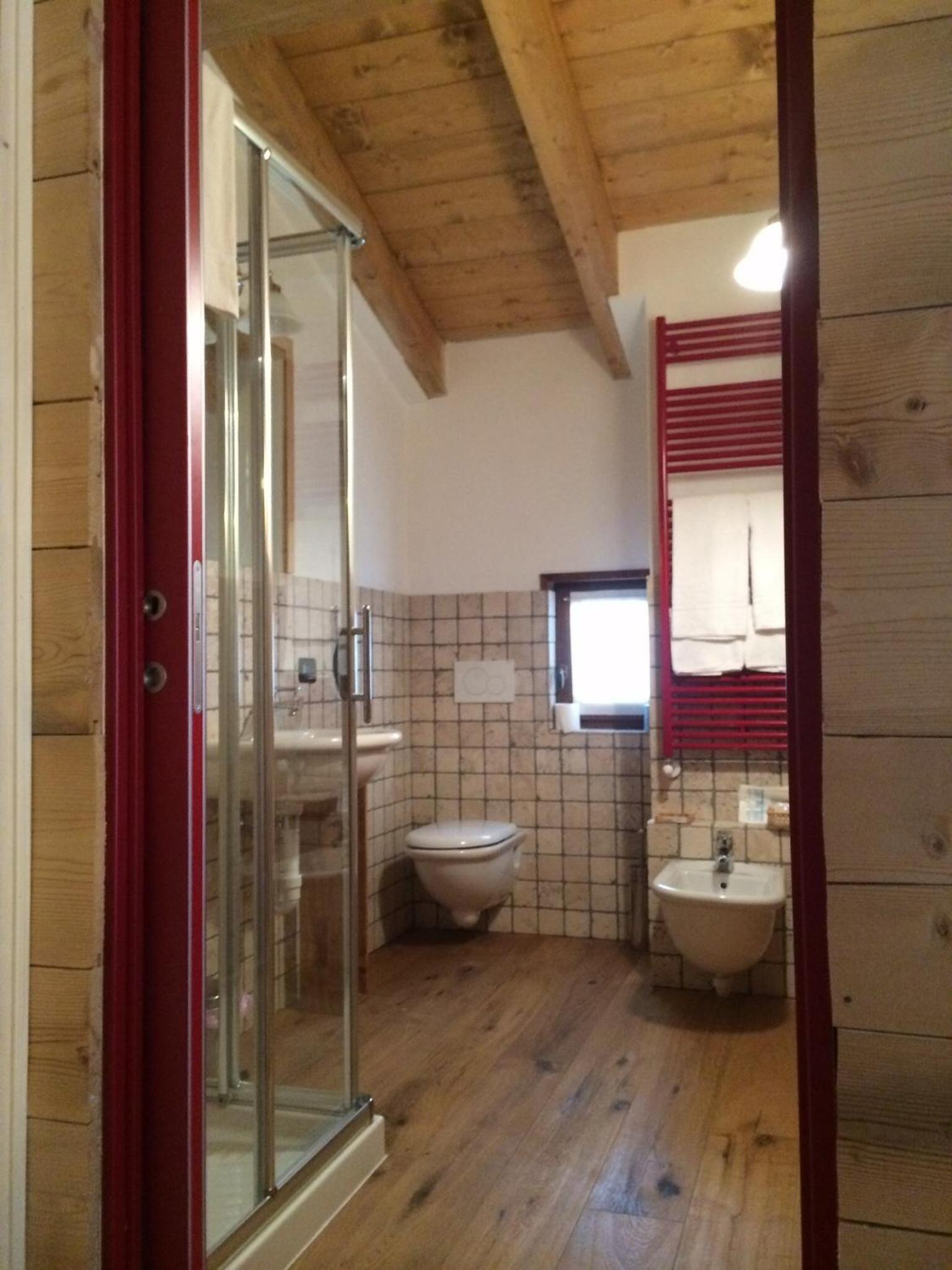 Twin Room - Photo 2