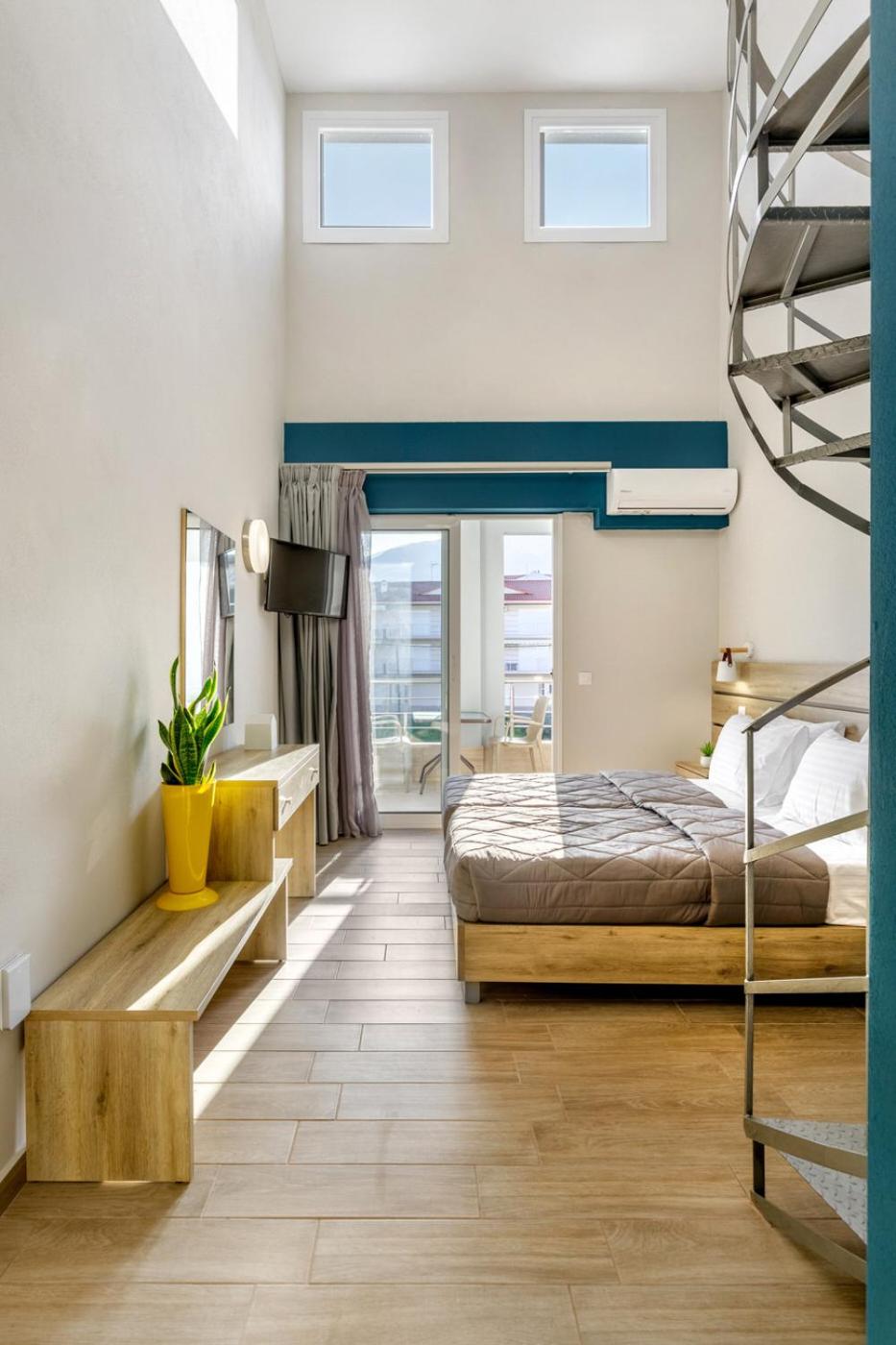 Loft - Photo 3