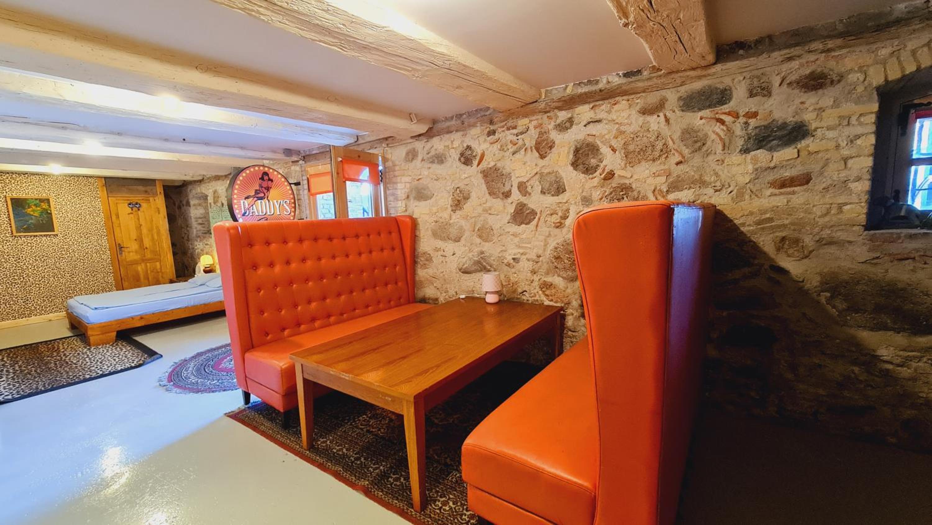 River Side Lounge - Photo 15