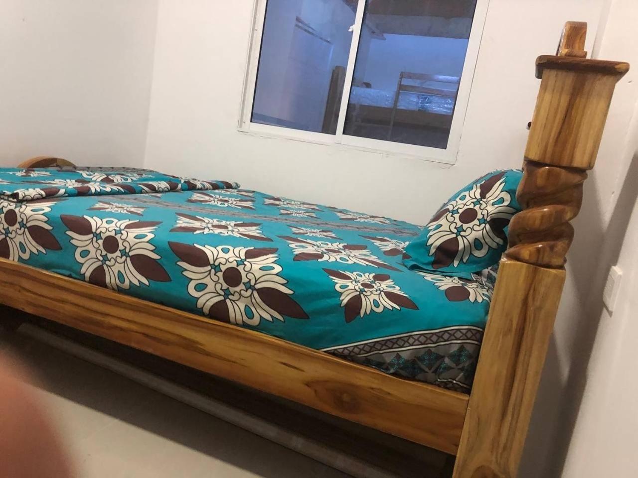 Economy Quadruple Room with Shared Bathroom photo 2