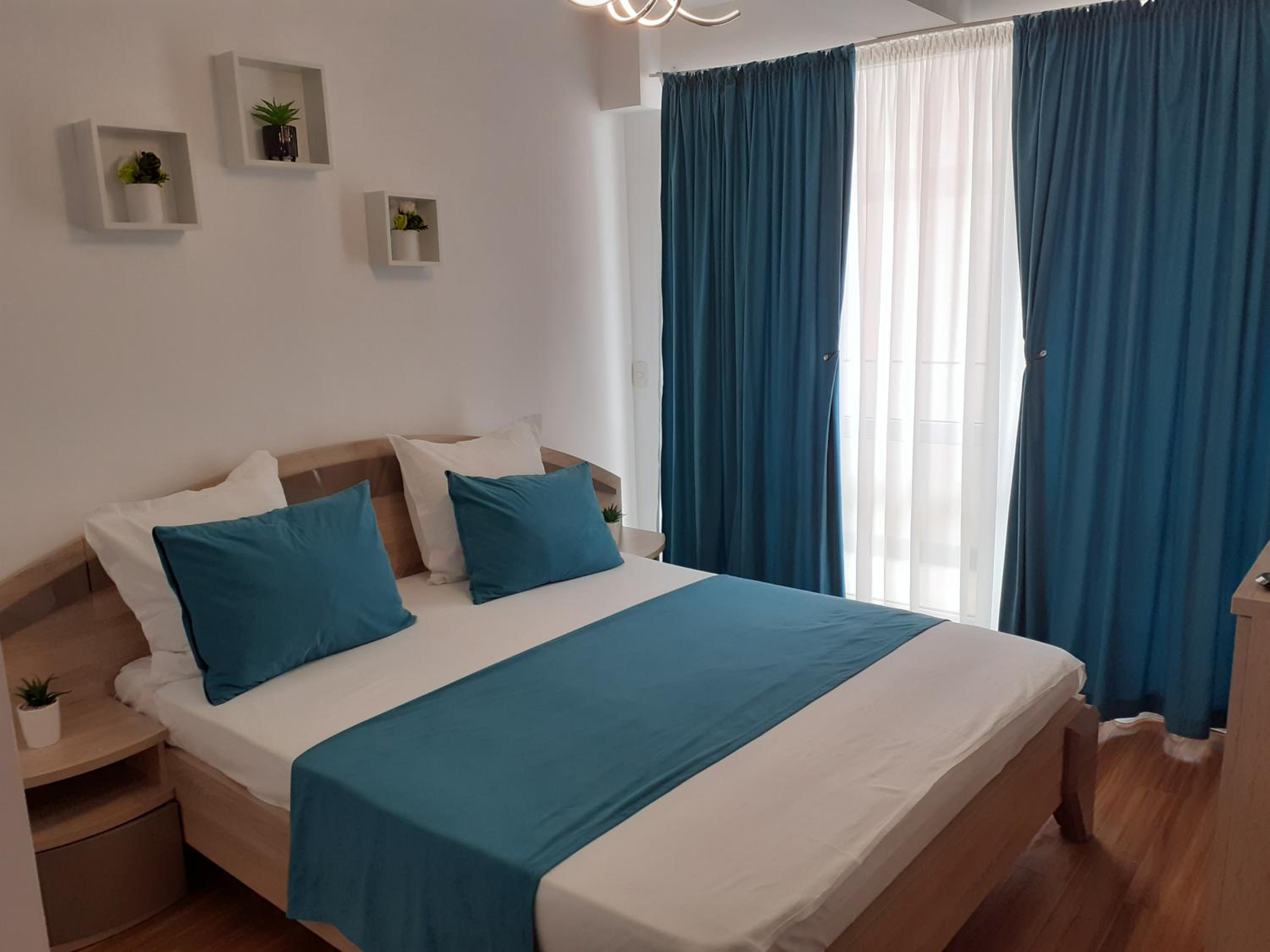 One-Bedroom Apartment - Photo 1
