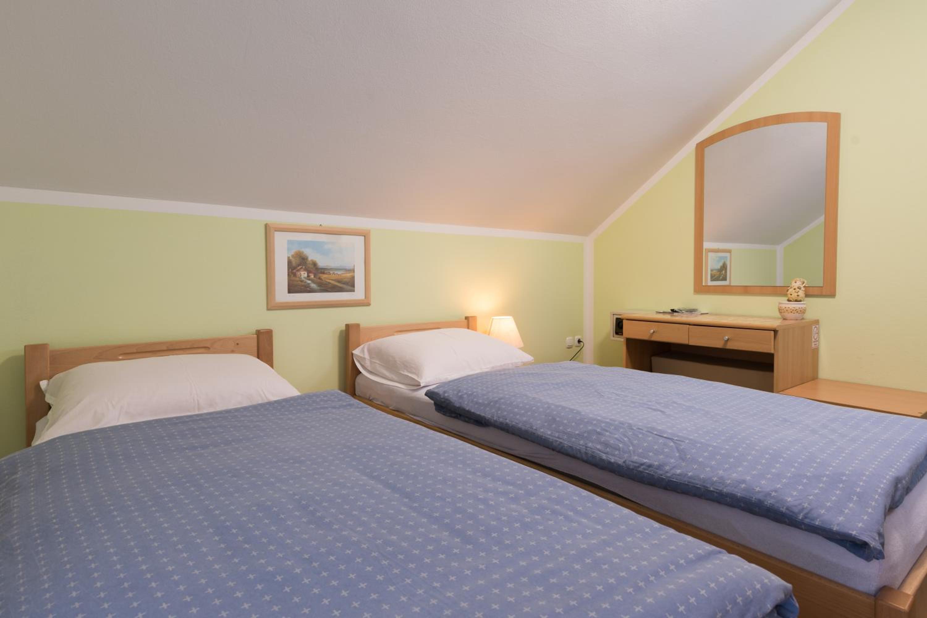 Twin Room with Bathroom photo 2