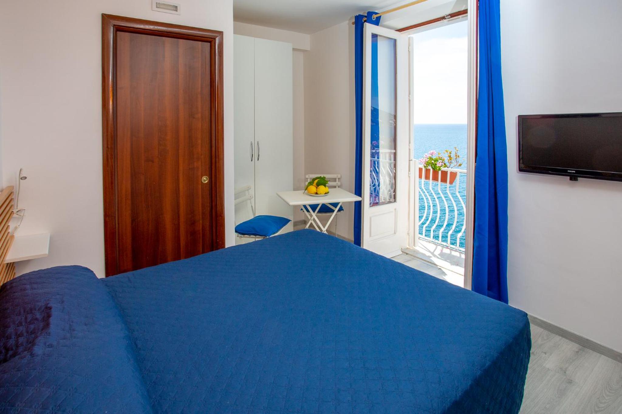 Double Room with Balcony and Sea View