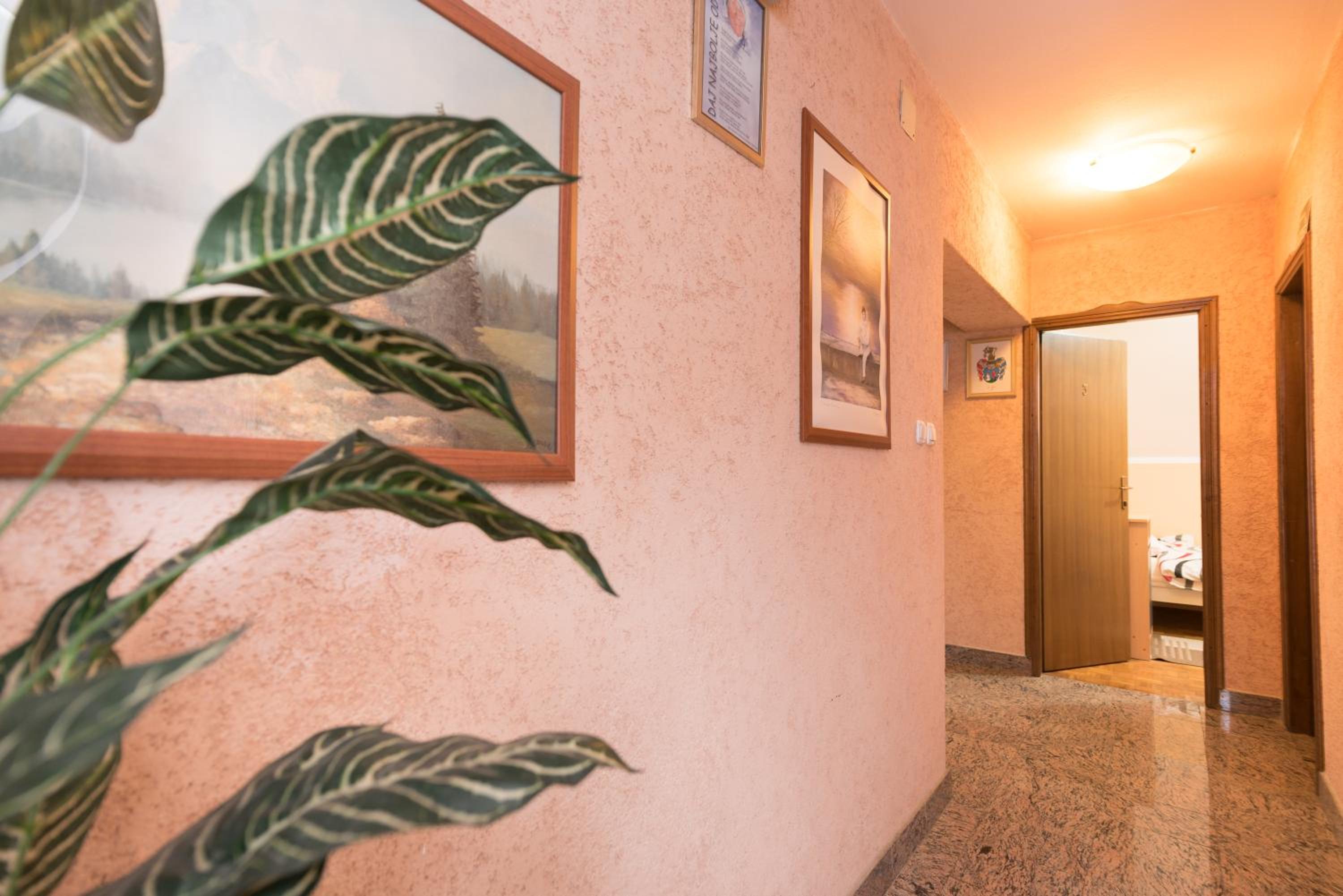 Double Room with Private Bathroom photo 2