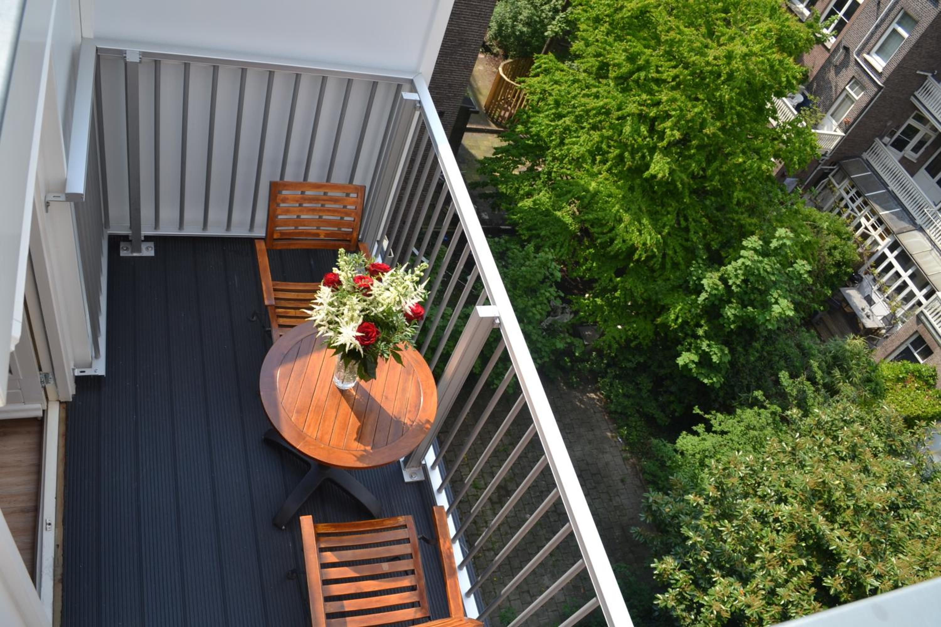 Twin Room with Spa Bath, Balcony and Garden View photo 3