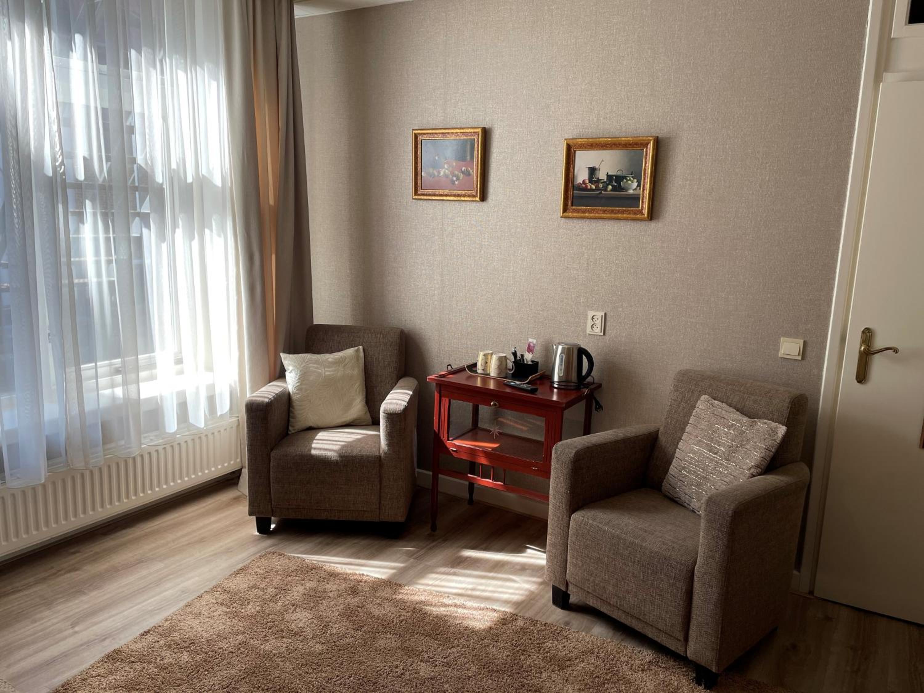 Double or Twin Room - Photo 3