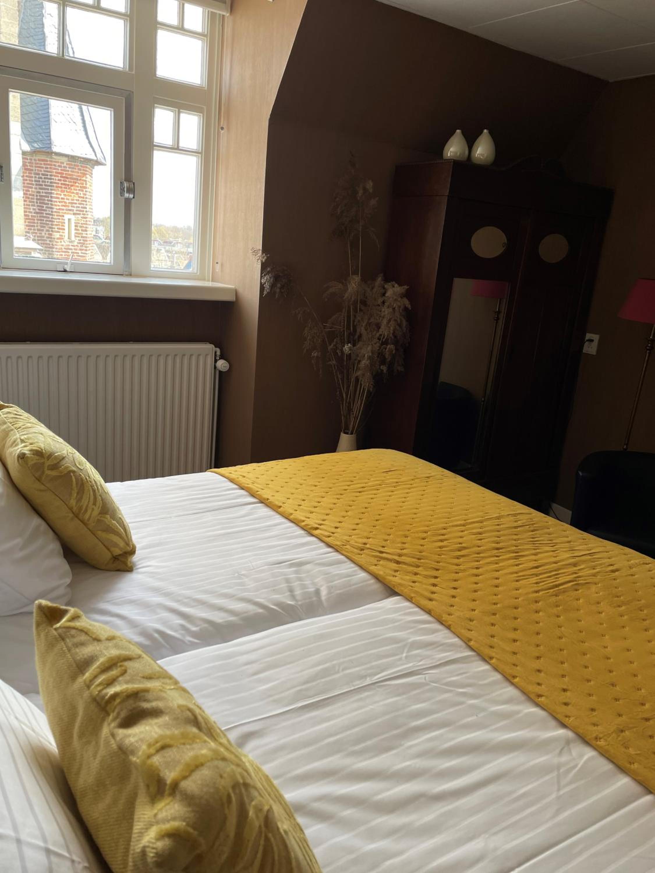 Double or Twin Room - Photo 8