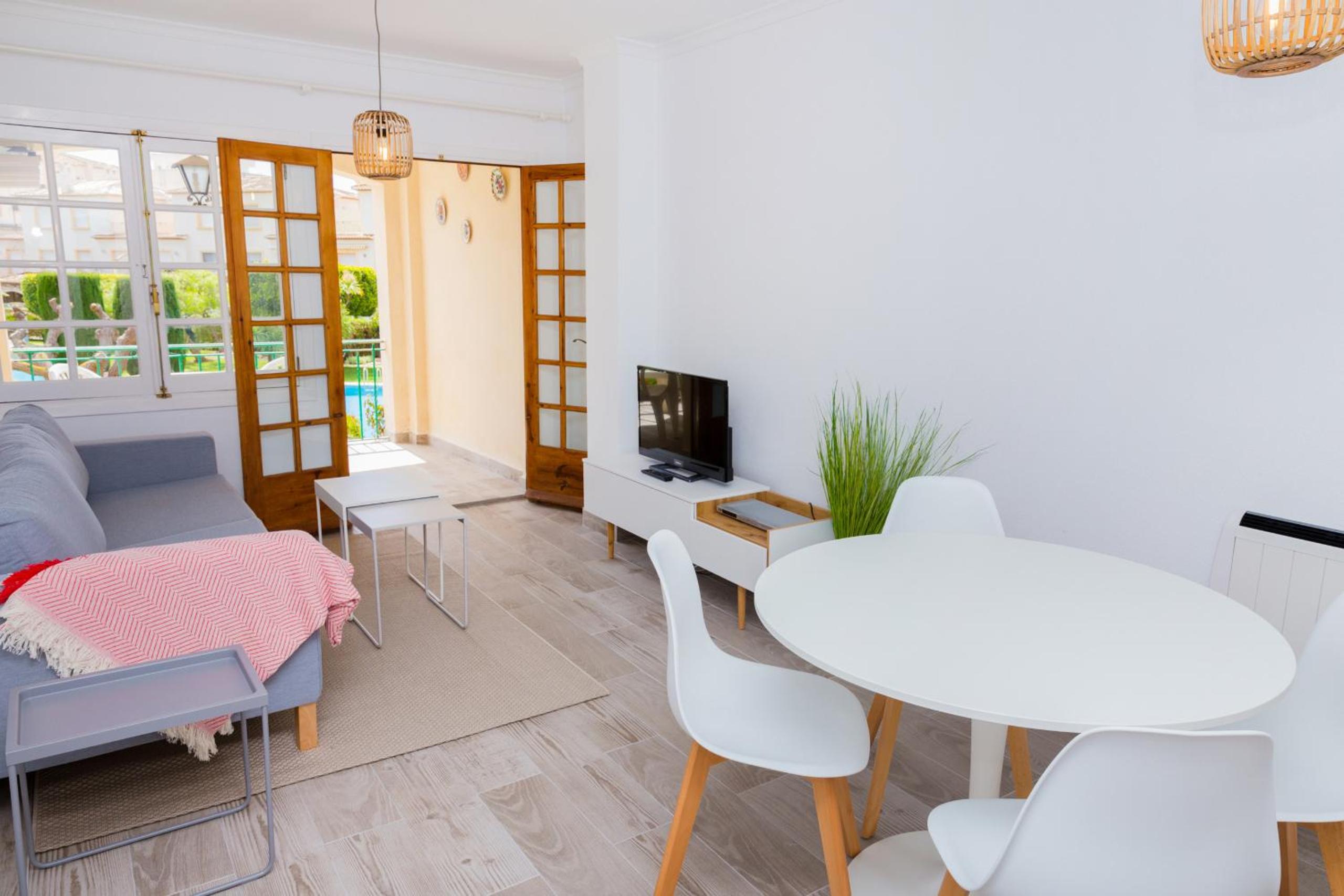 Apartamento con vista a la piscina