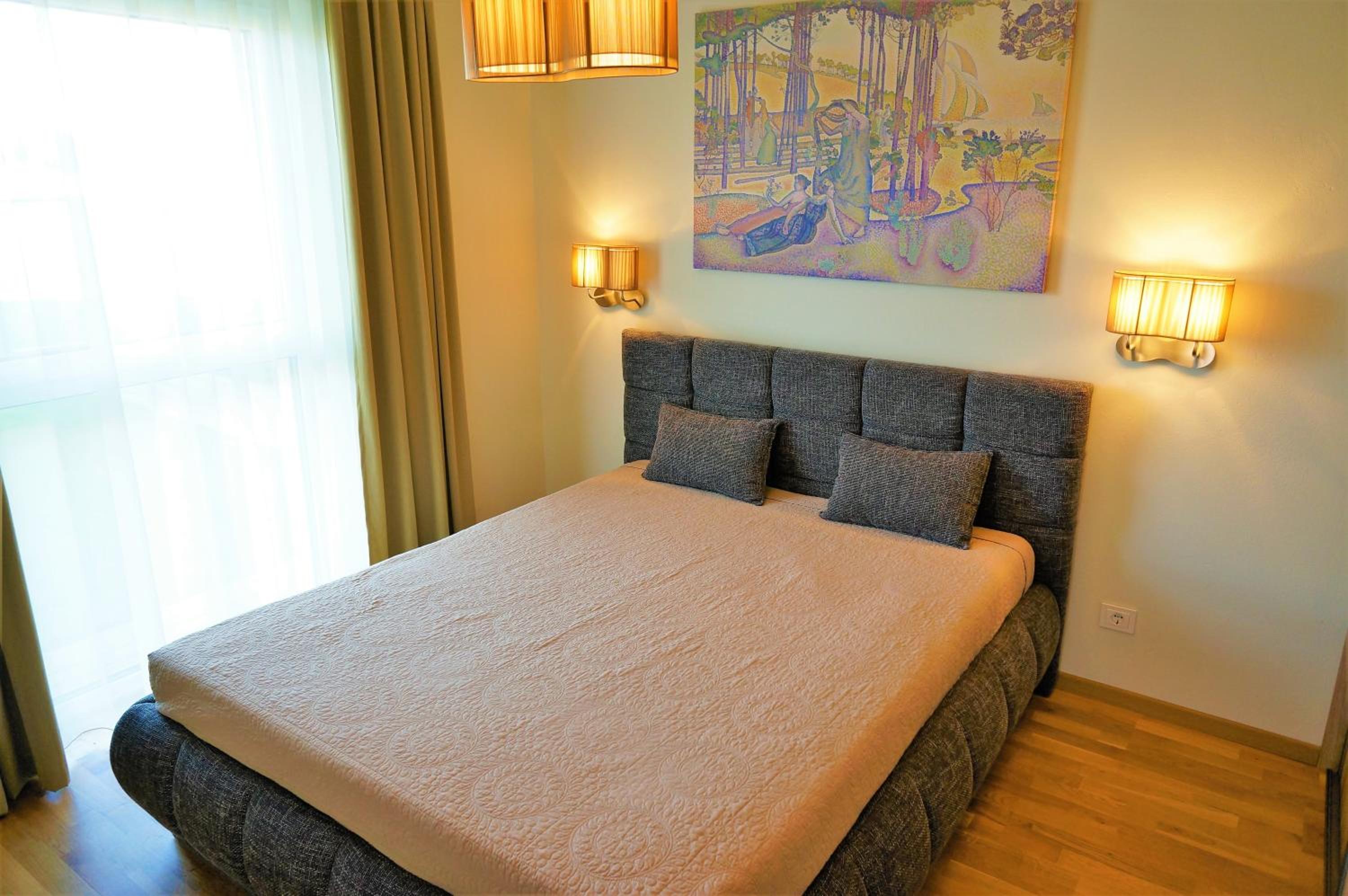 Deluxe Apartment
