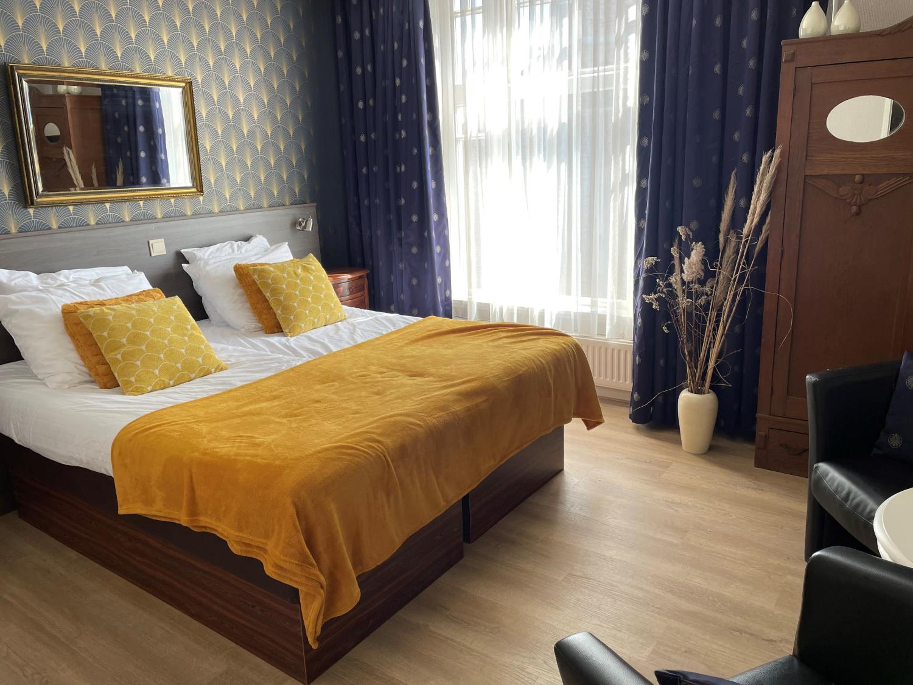 Double or Twin Room - Photo 10