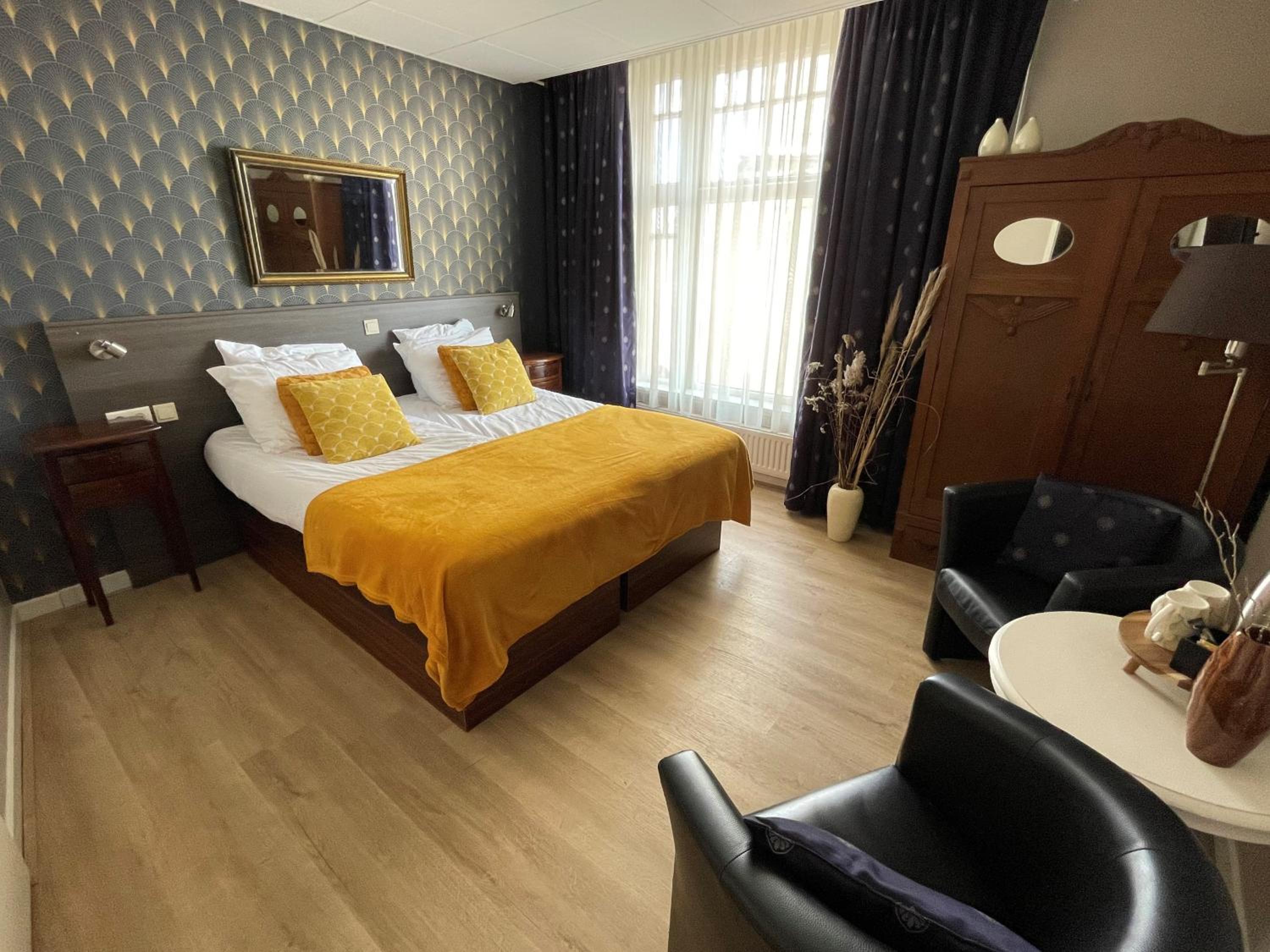 Double or Twin Room - Photo 9