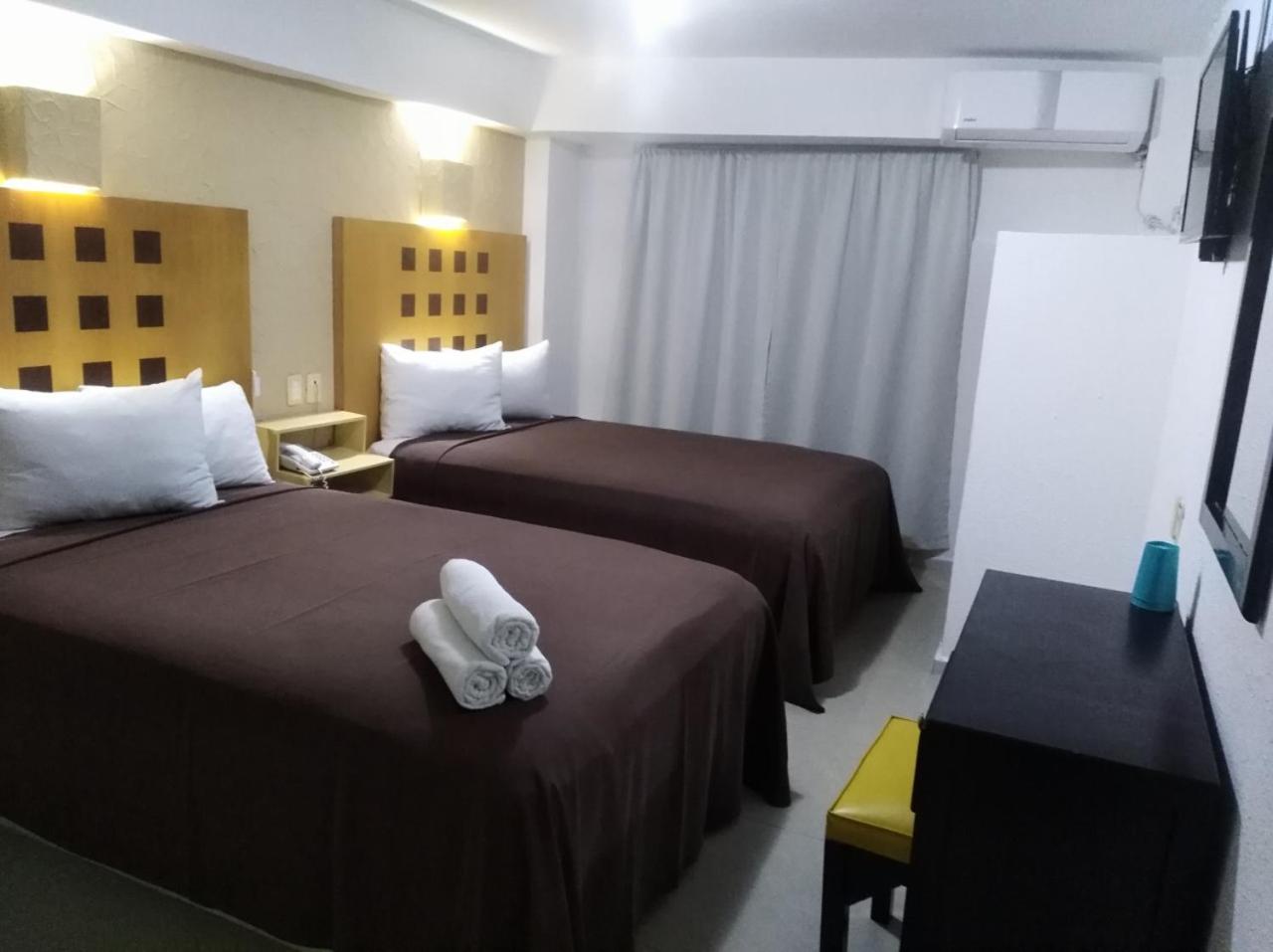 Double Room with Two Double Beds - Photo 1