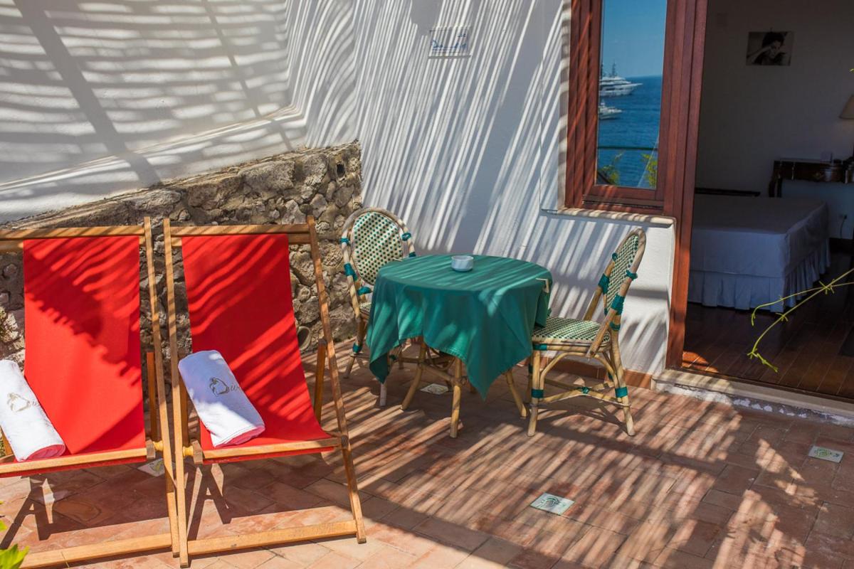 Double Room with Sea View - Photo 10