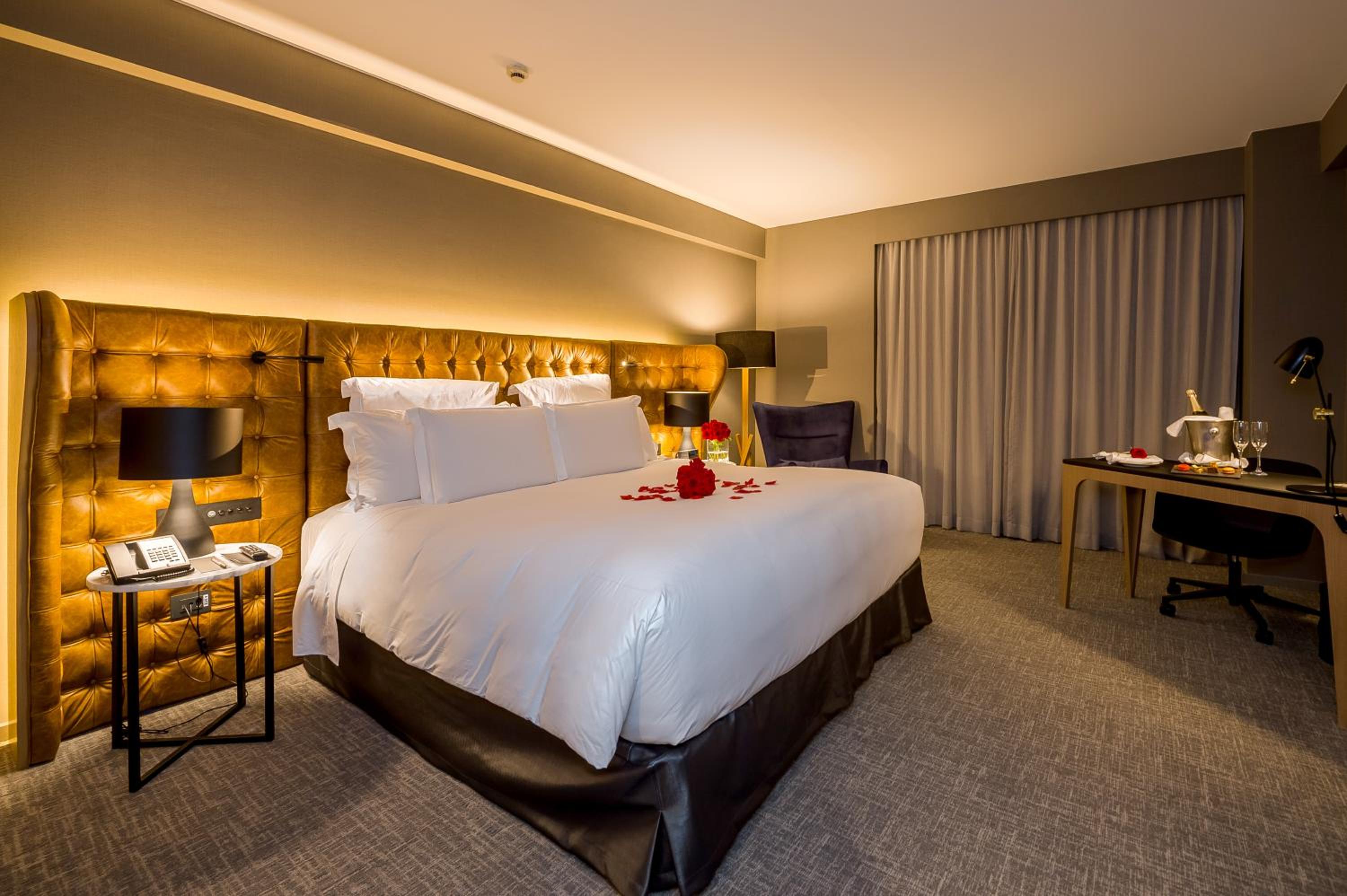 Premium Luxury Room with Queen Bed