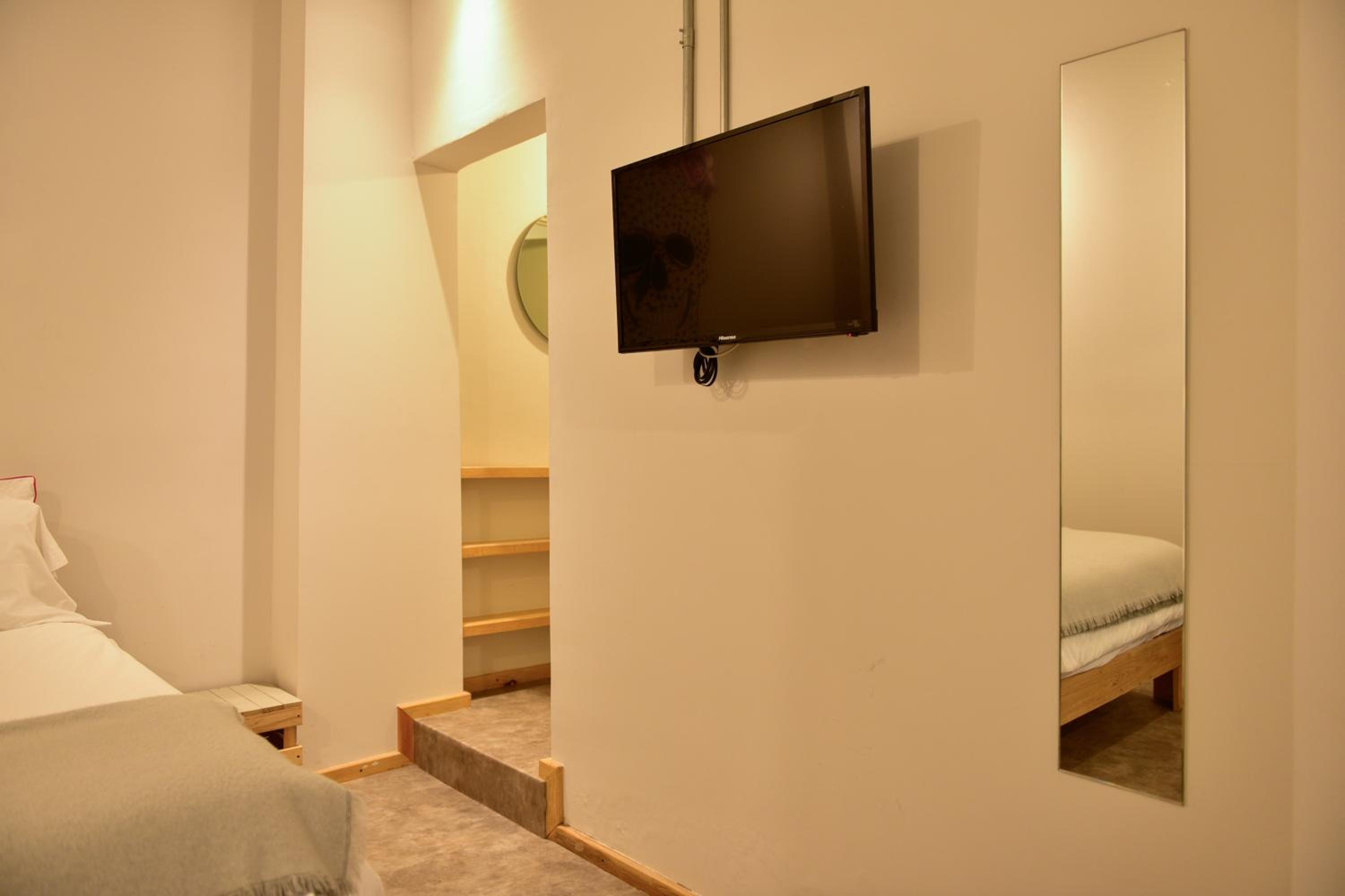 Deluxe Room - Photo 15