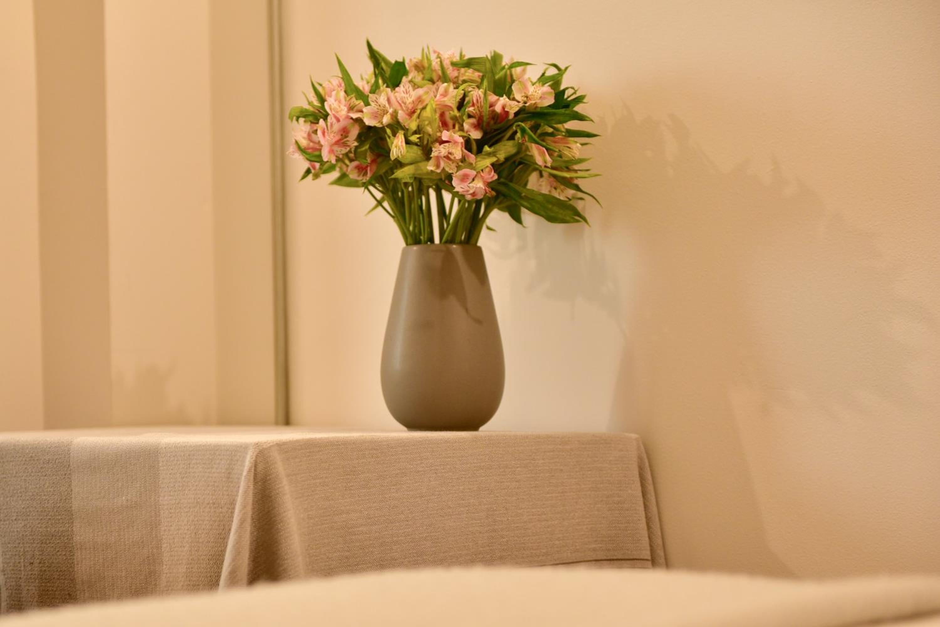 Deluxe Room - Photo 16