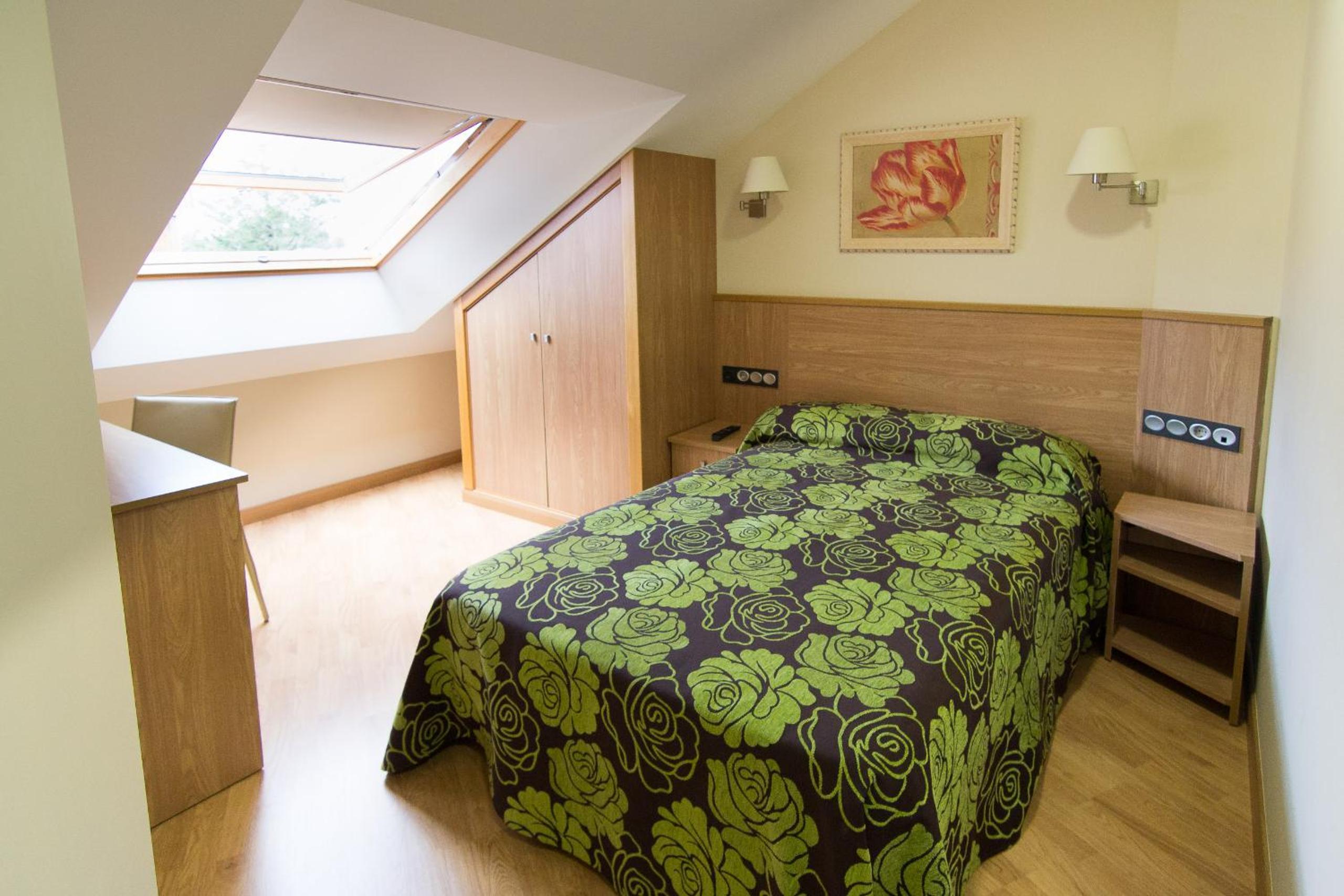 Standard Double Room - Photo 3