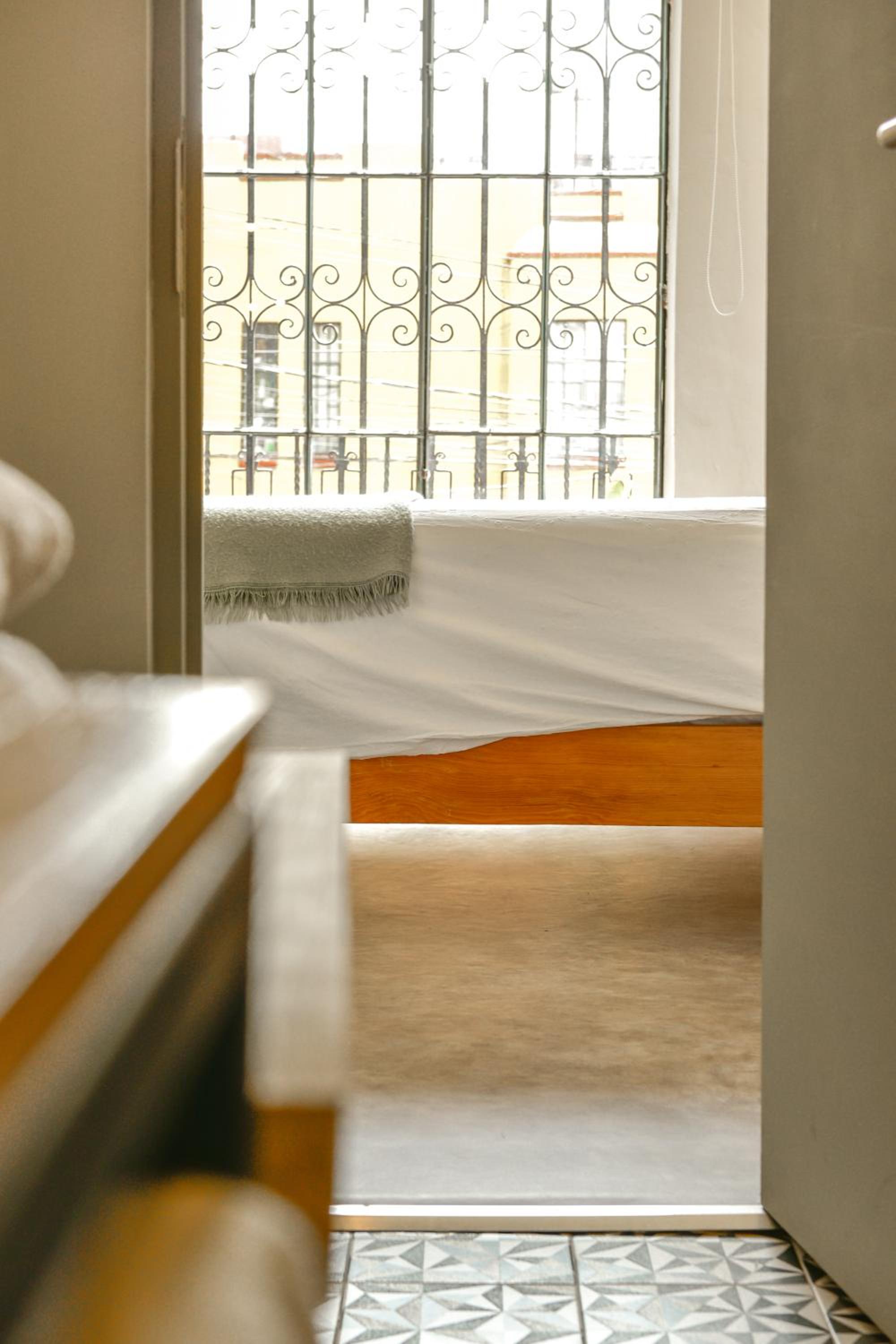 Double Room with Balcony - Photo 24