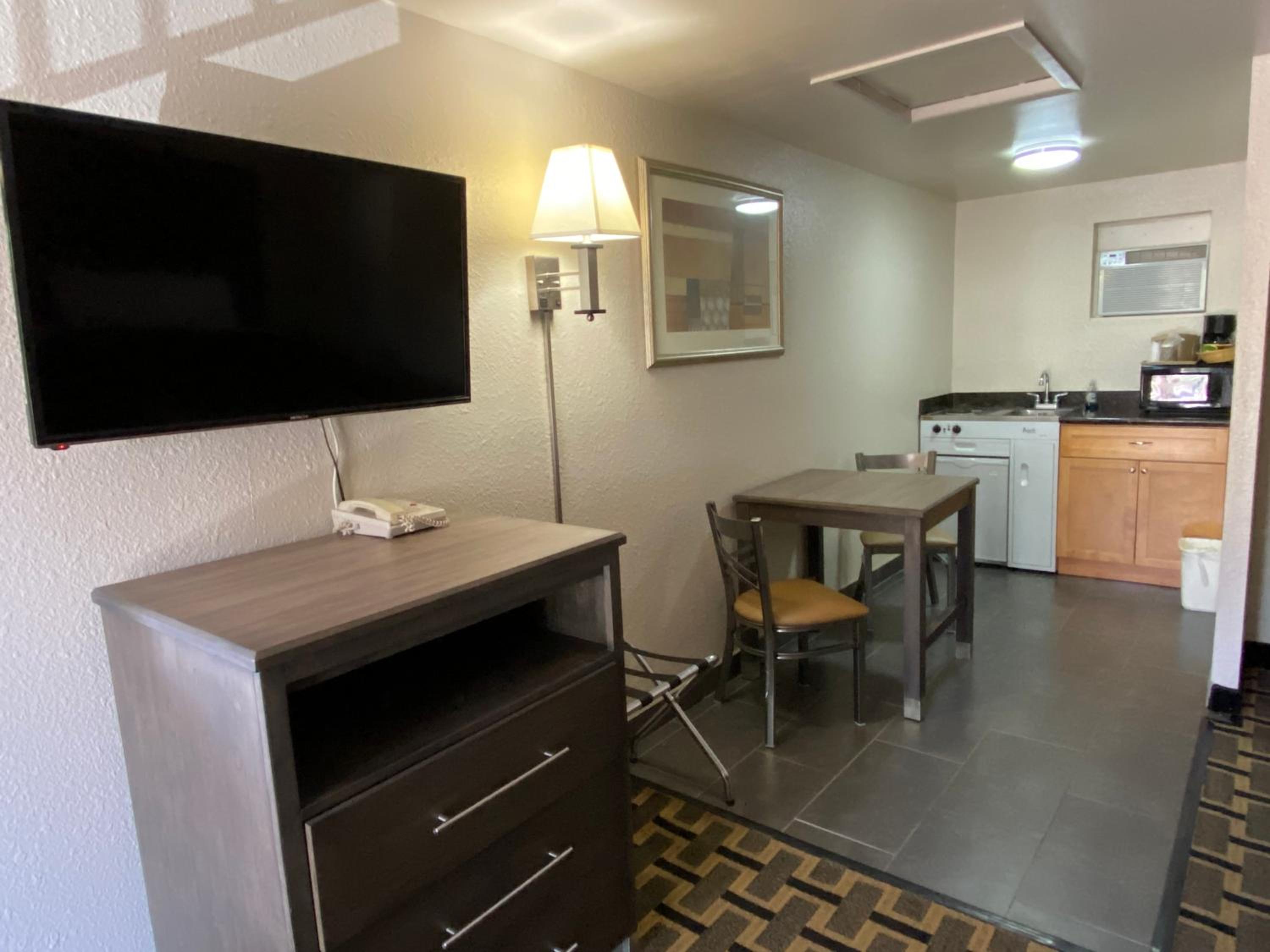 Queen Room - Photo 6