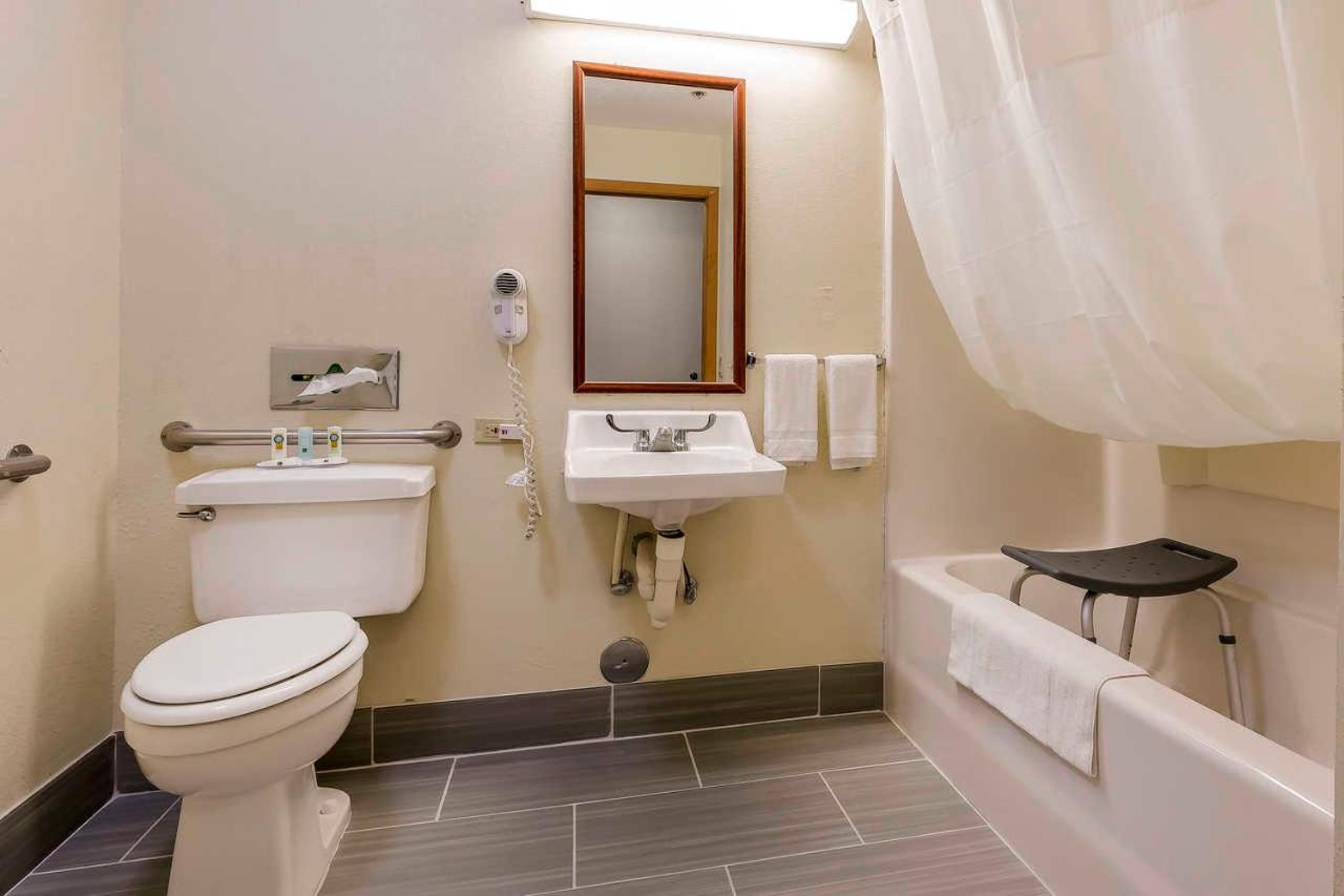 King Room - Accessible/Non-Smoking - Photo 4