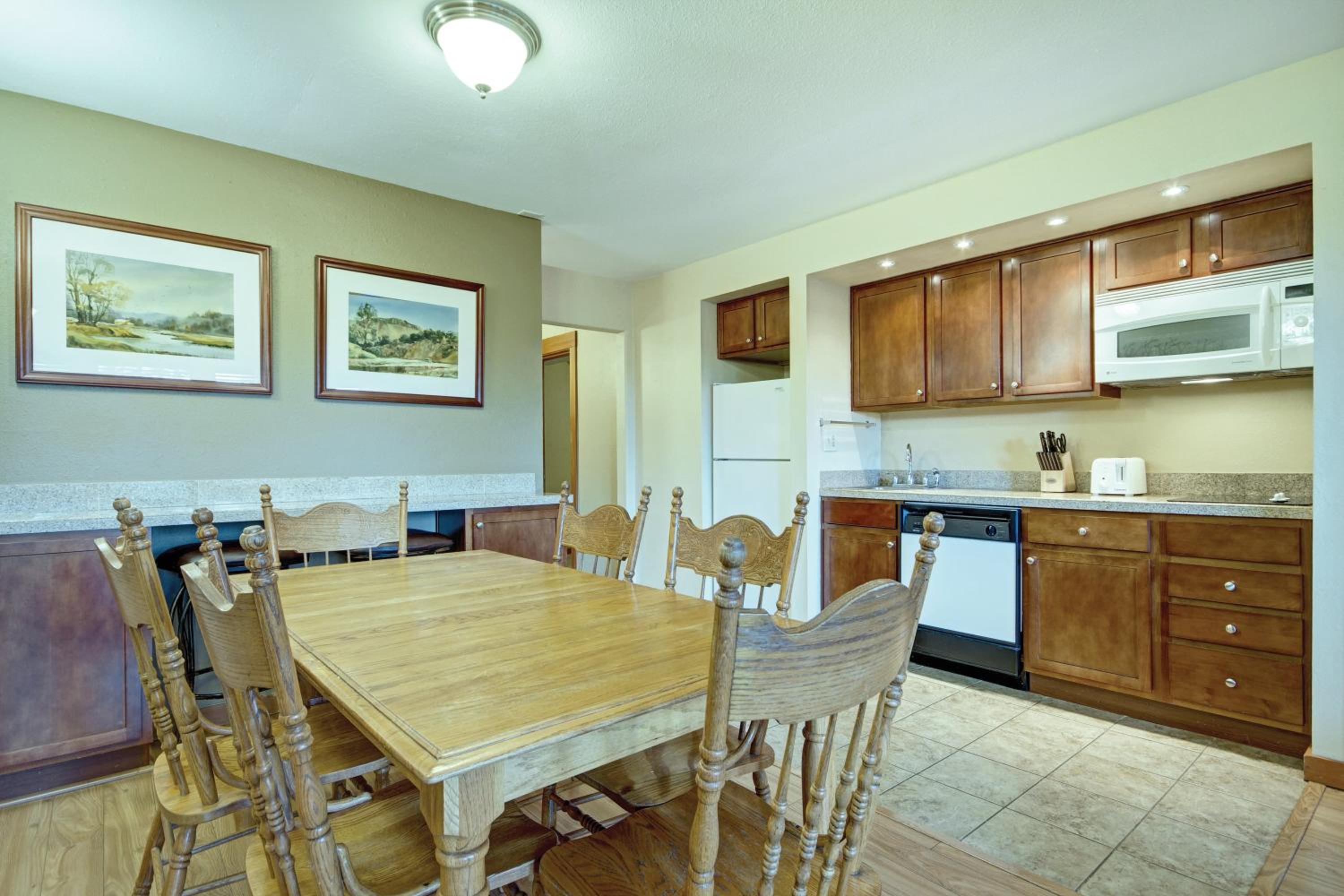 One-Bedroom Deluxe Apartment