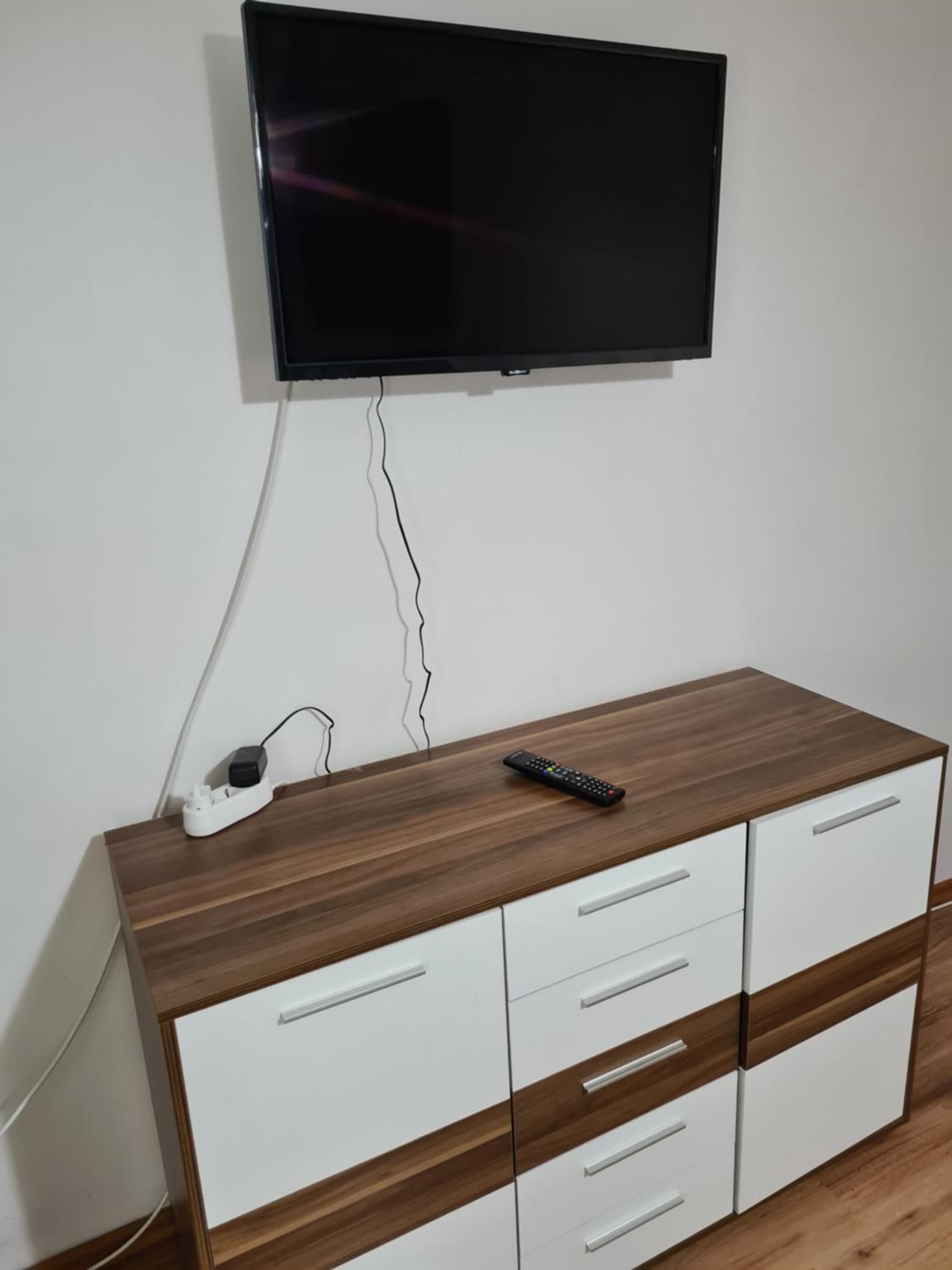 Two-Bedroom Apartment - Photo 9