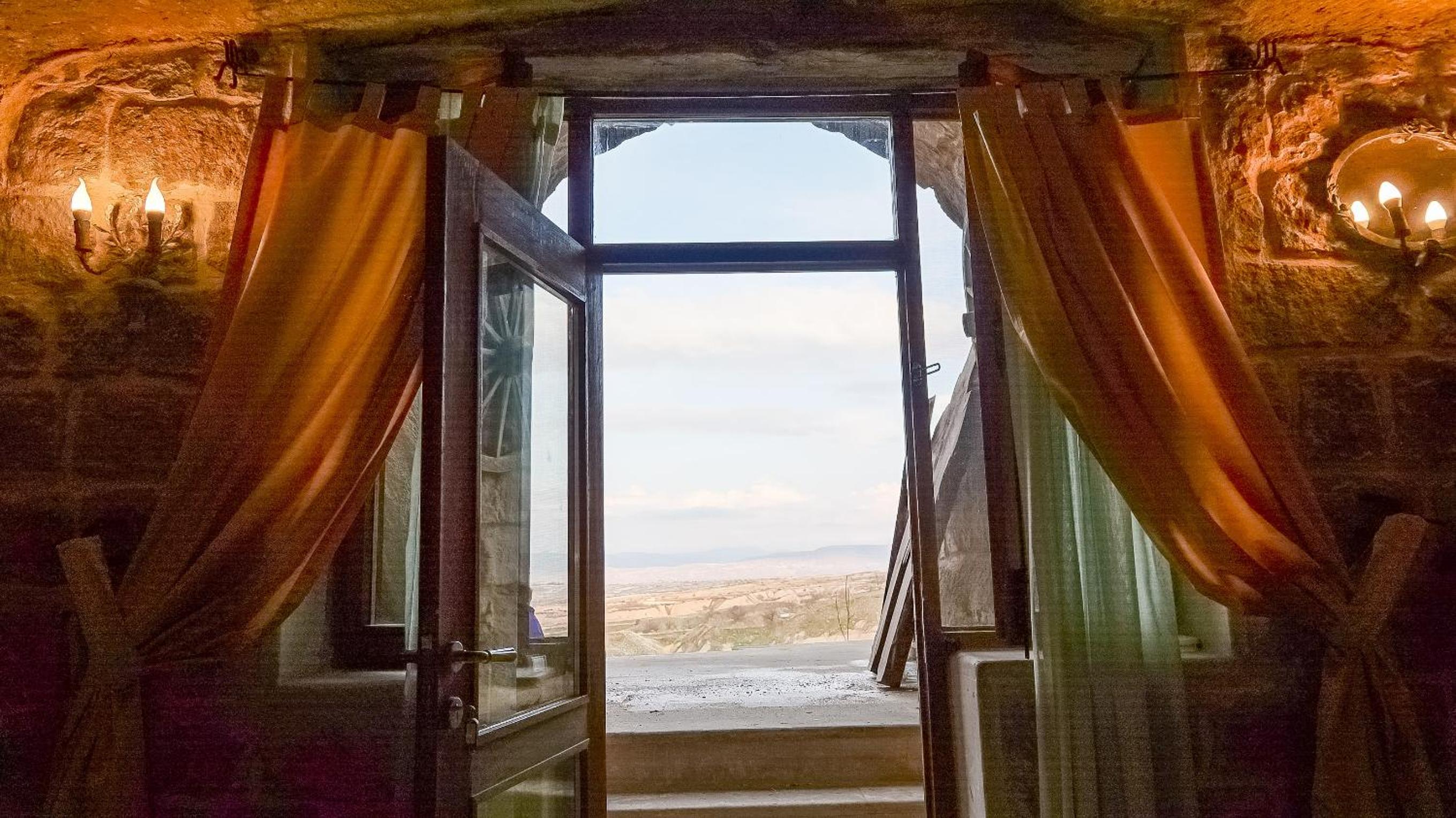 Family Room with Mountain View - Photo 23