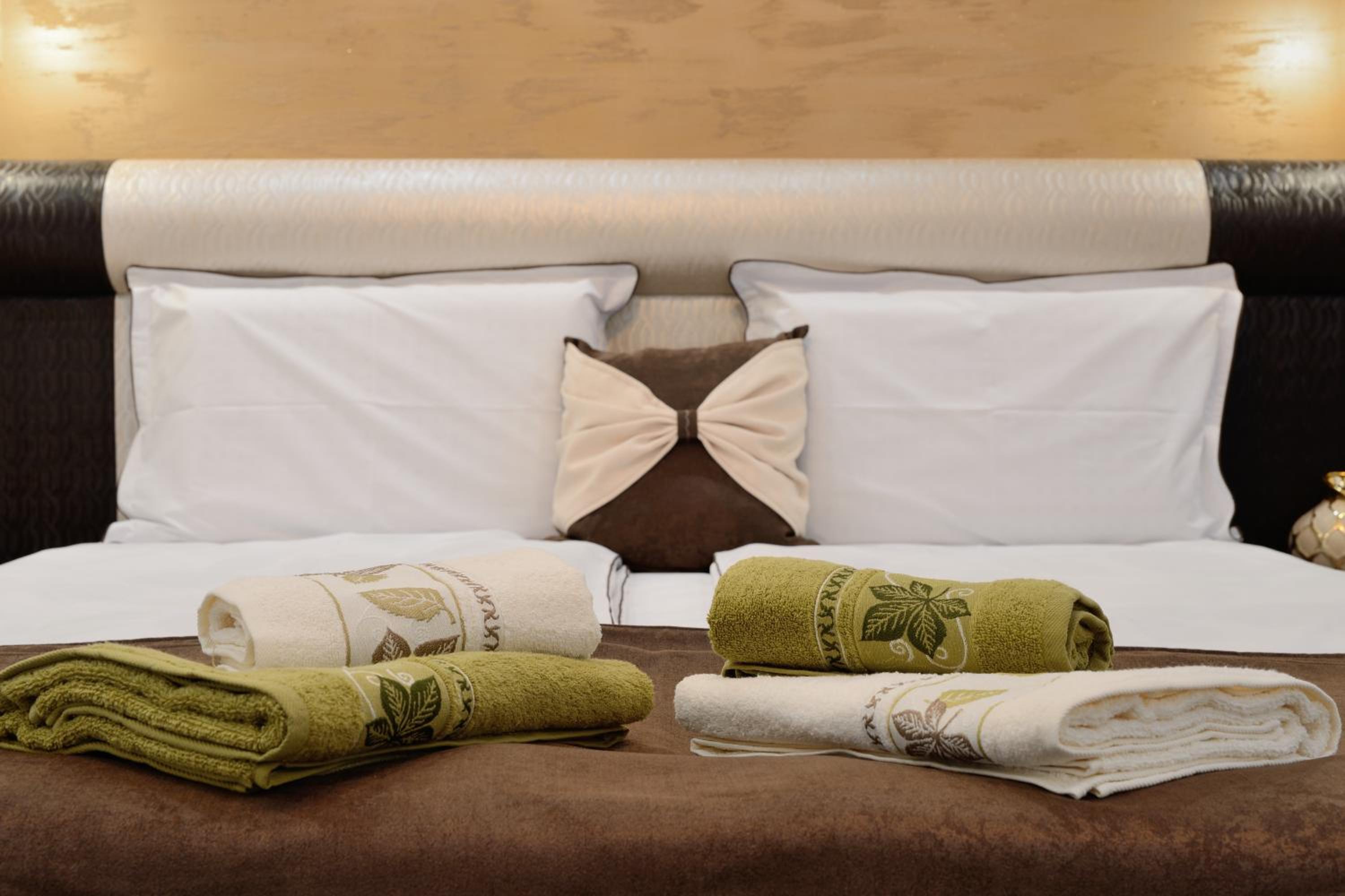 Studio with Sofa Bed - Photo 4
