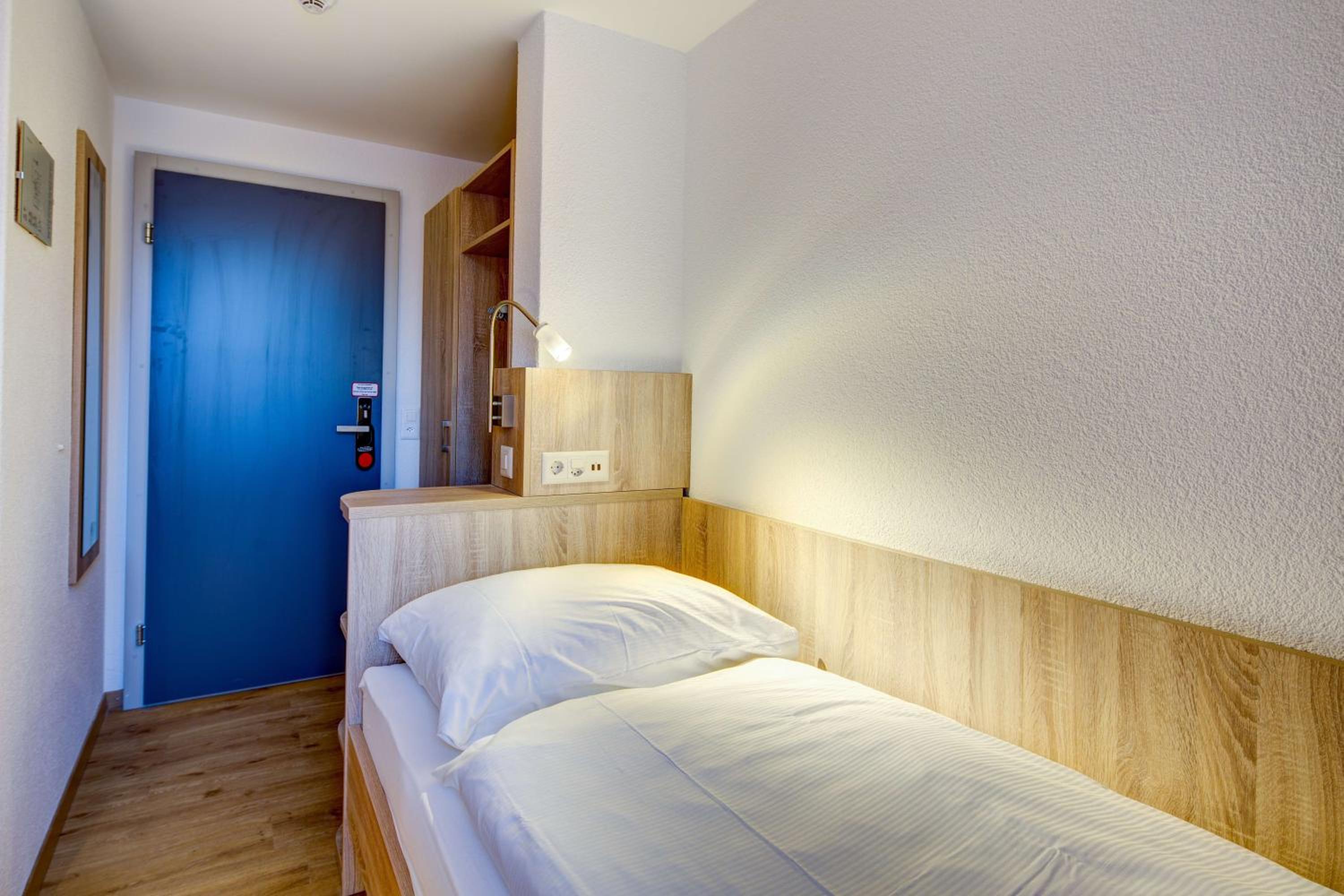 Single Room photo 3