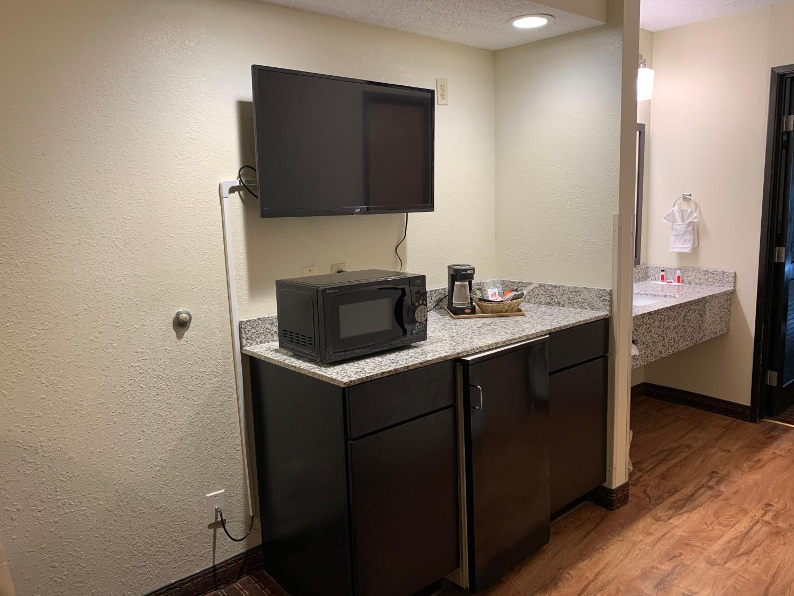 King Studio Suite - Non-Smoking - Photo 2
