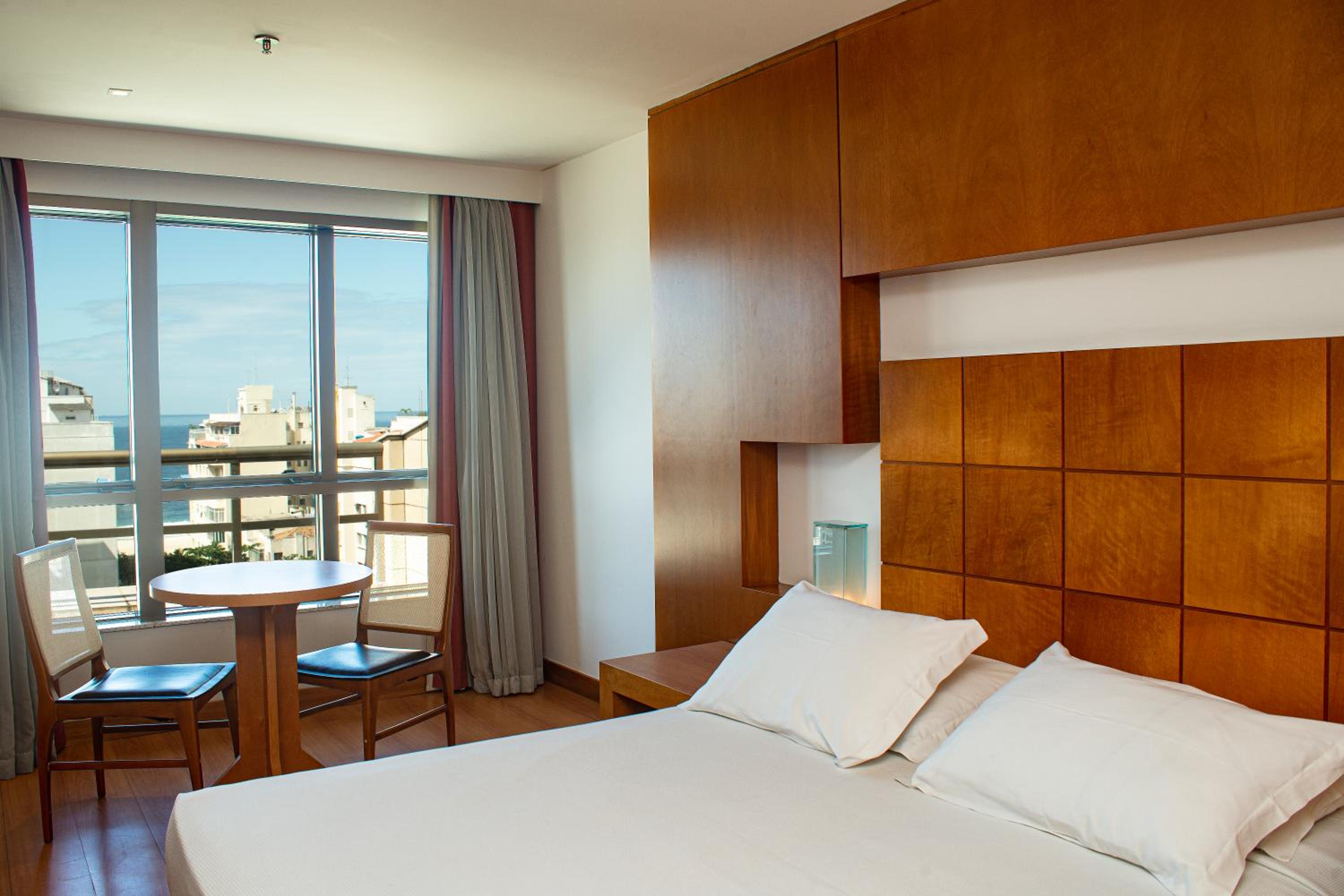 Luxury Room, 1 Queen Bed (Superior)