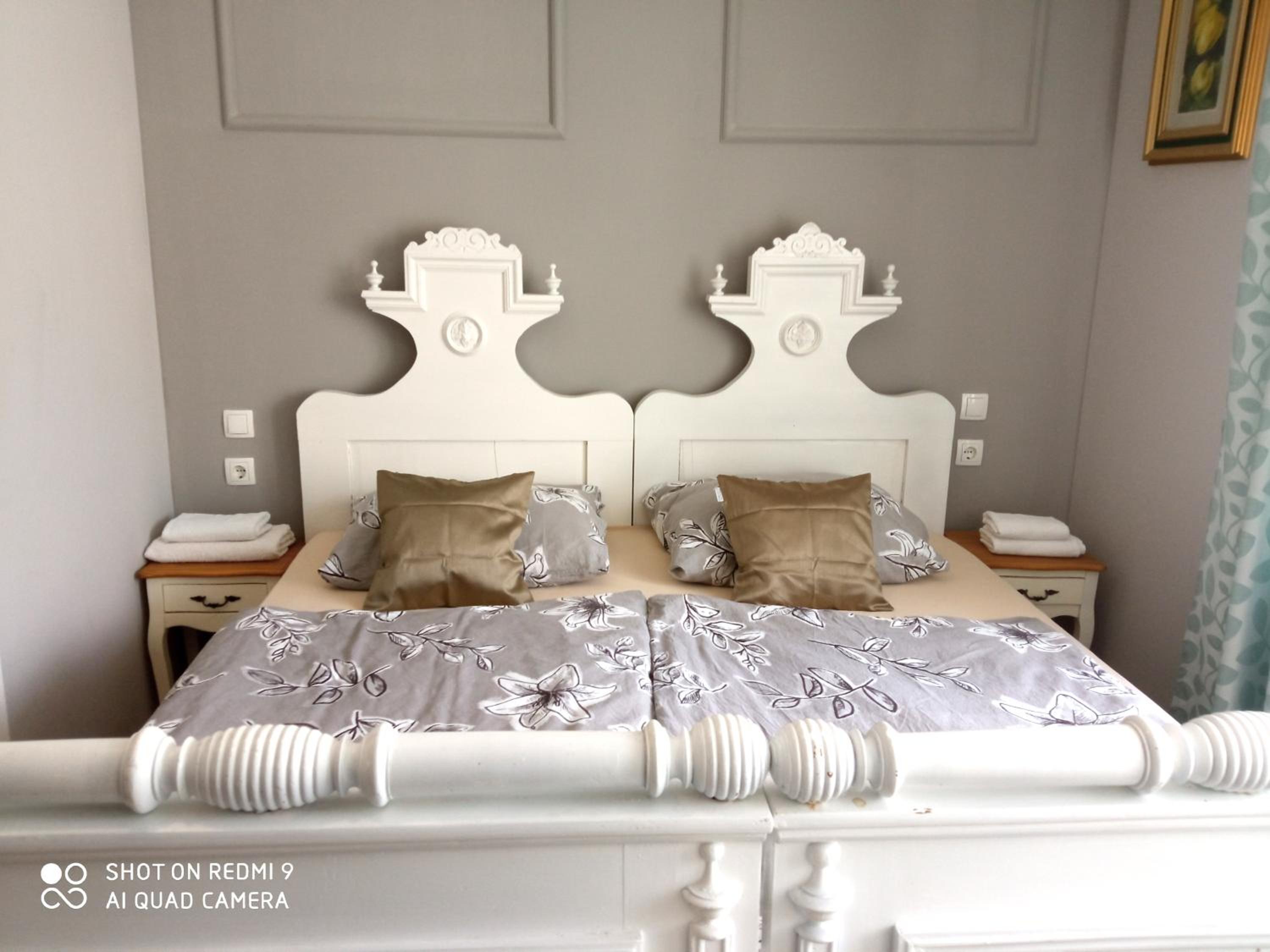 Double or Twin Room with Bathroom photo 2