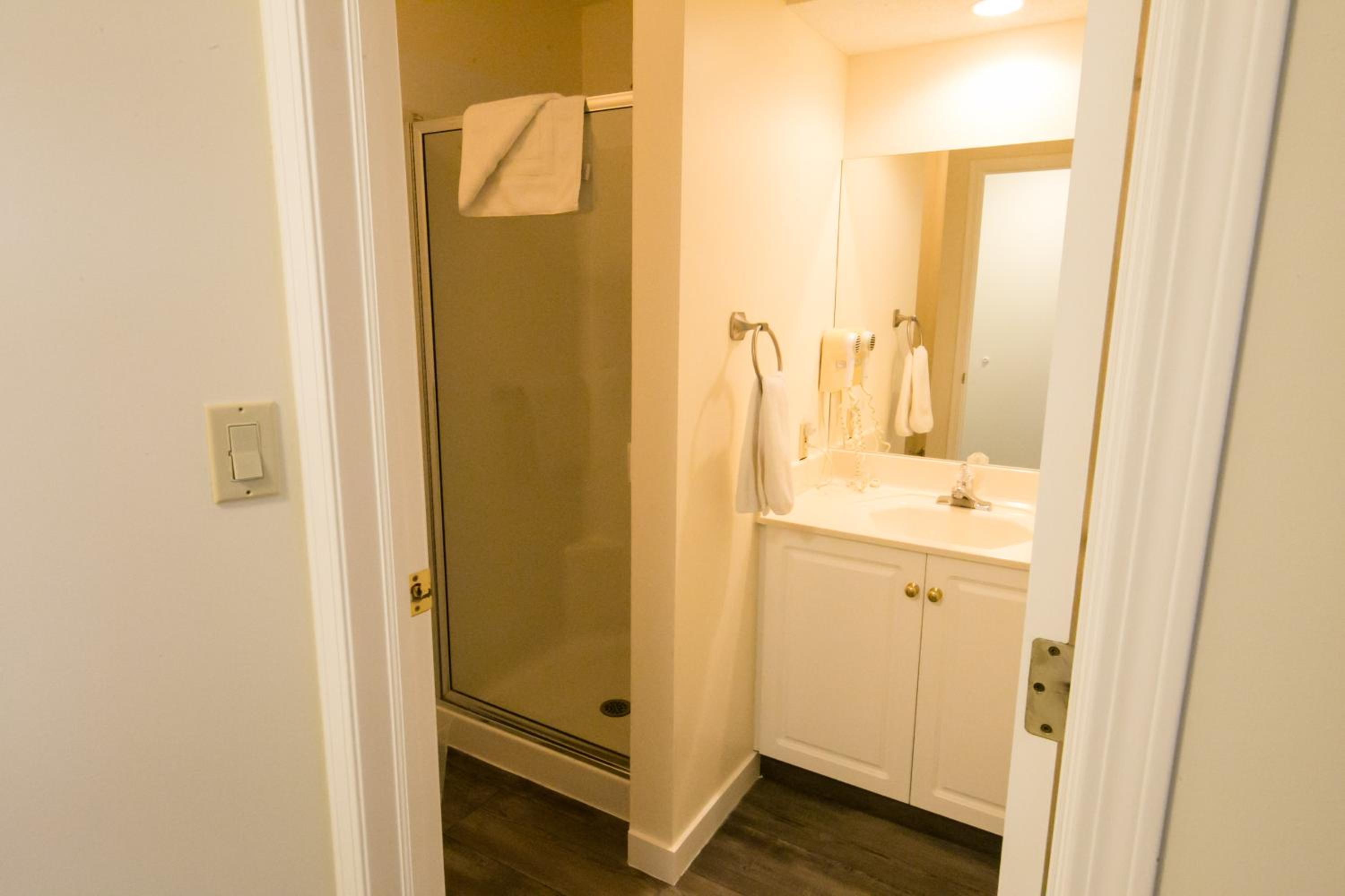 Deluxe King Room - Adults Only photo 3