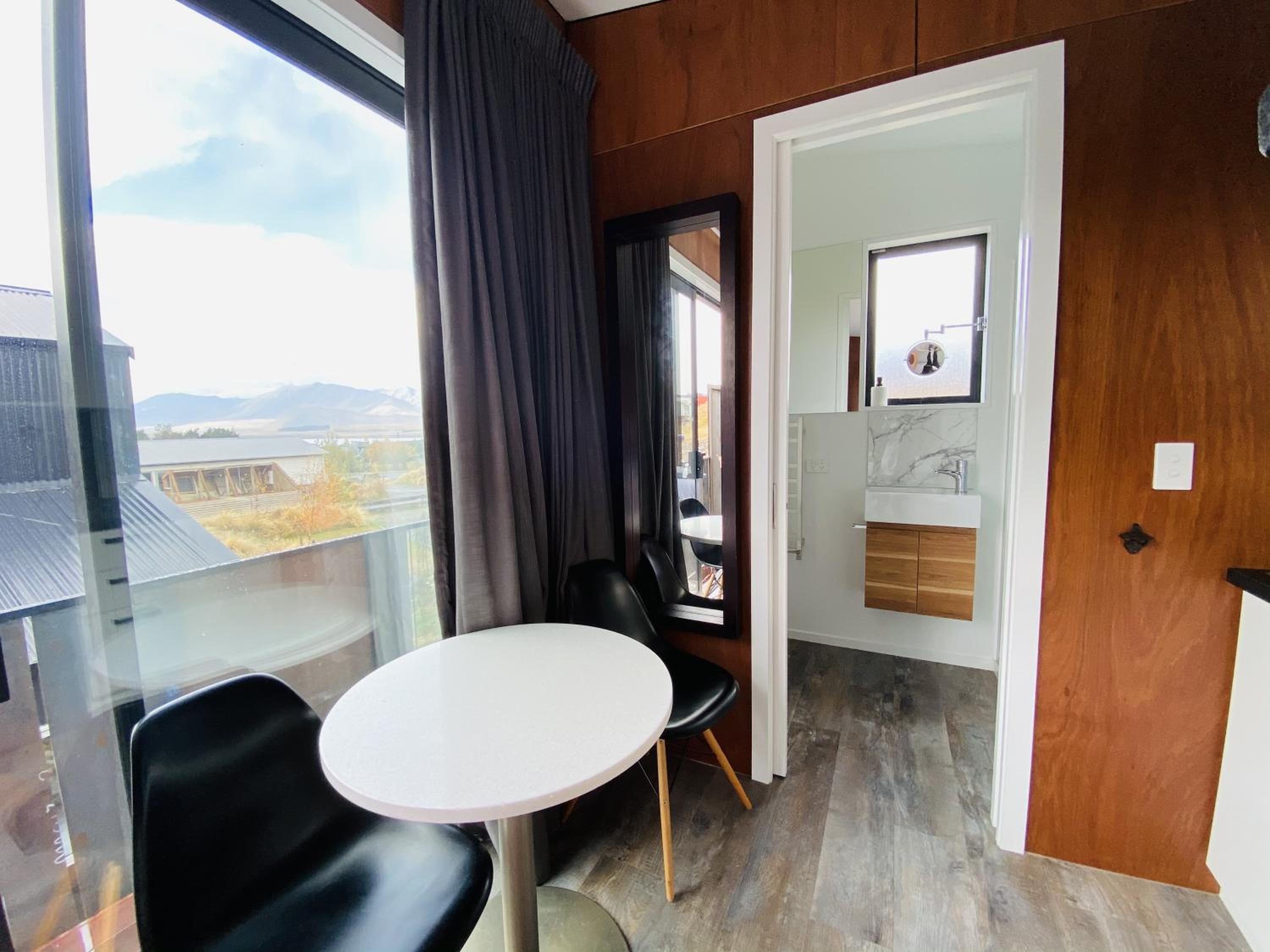 One-Bedroom Apartment - Photo 2