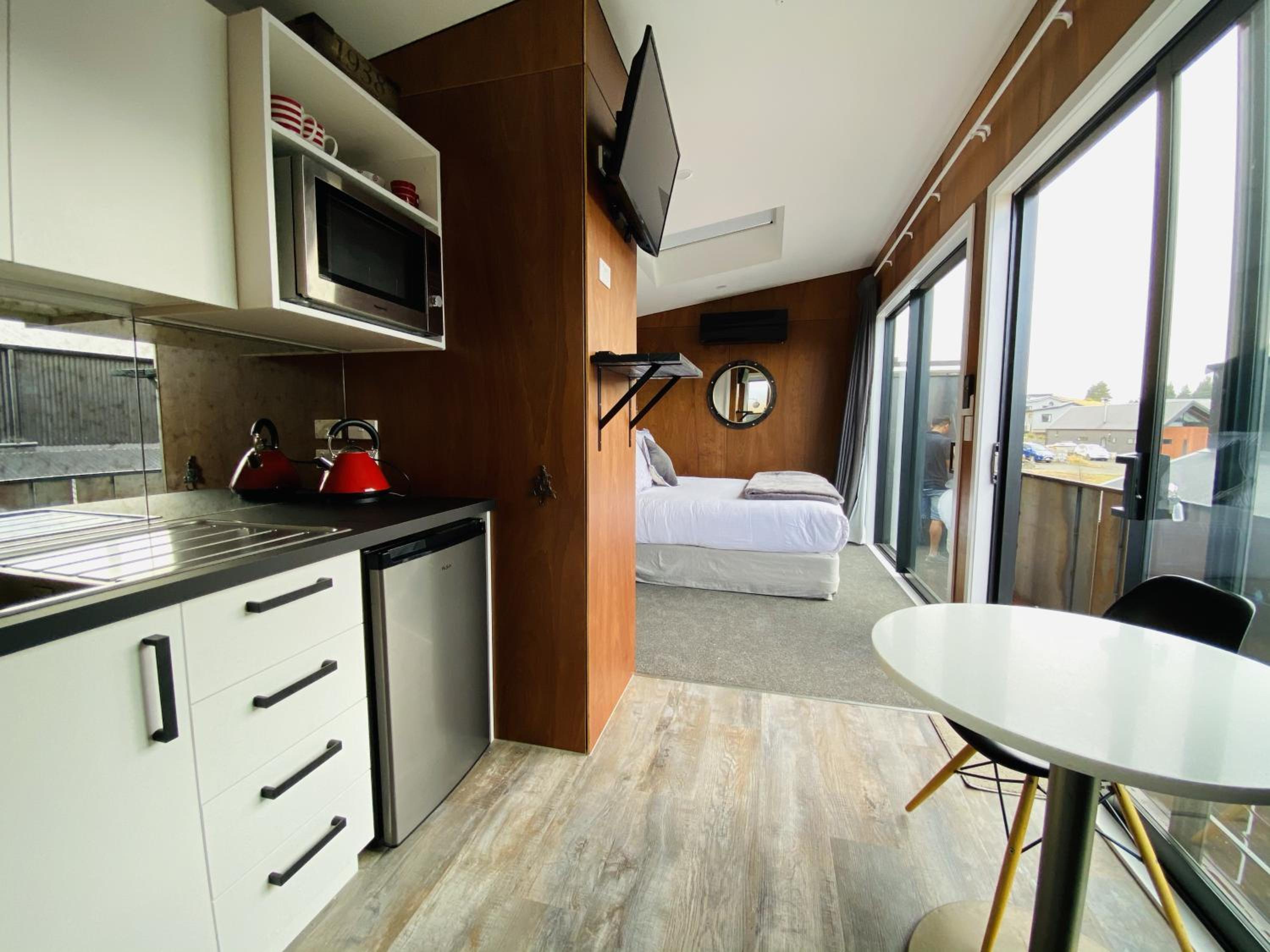 One-Bedroom Apartment - Photo 7