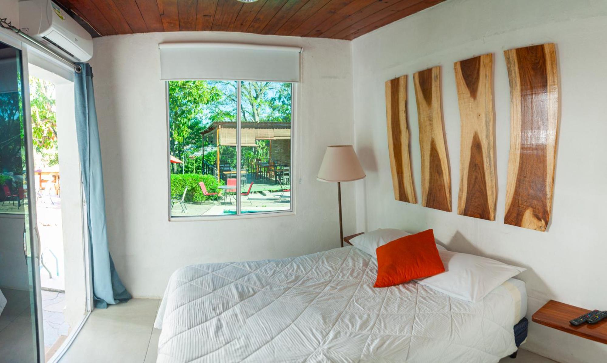 Deluxe Room (1 adult + 1 child) photo 2
