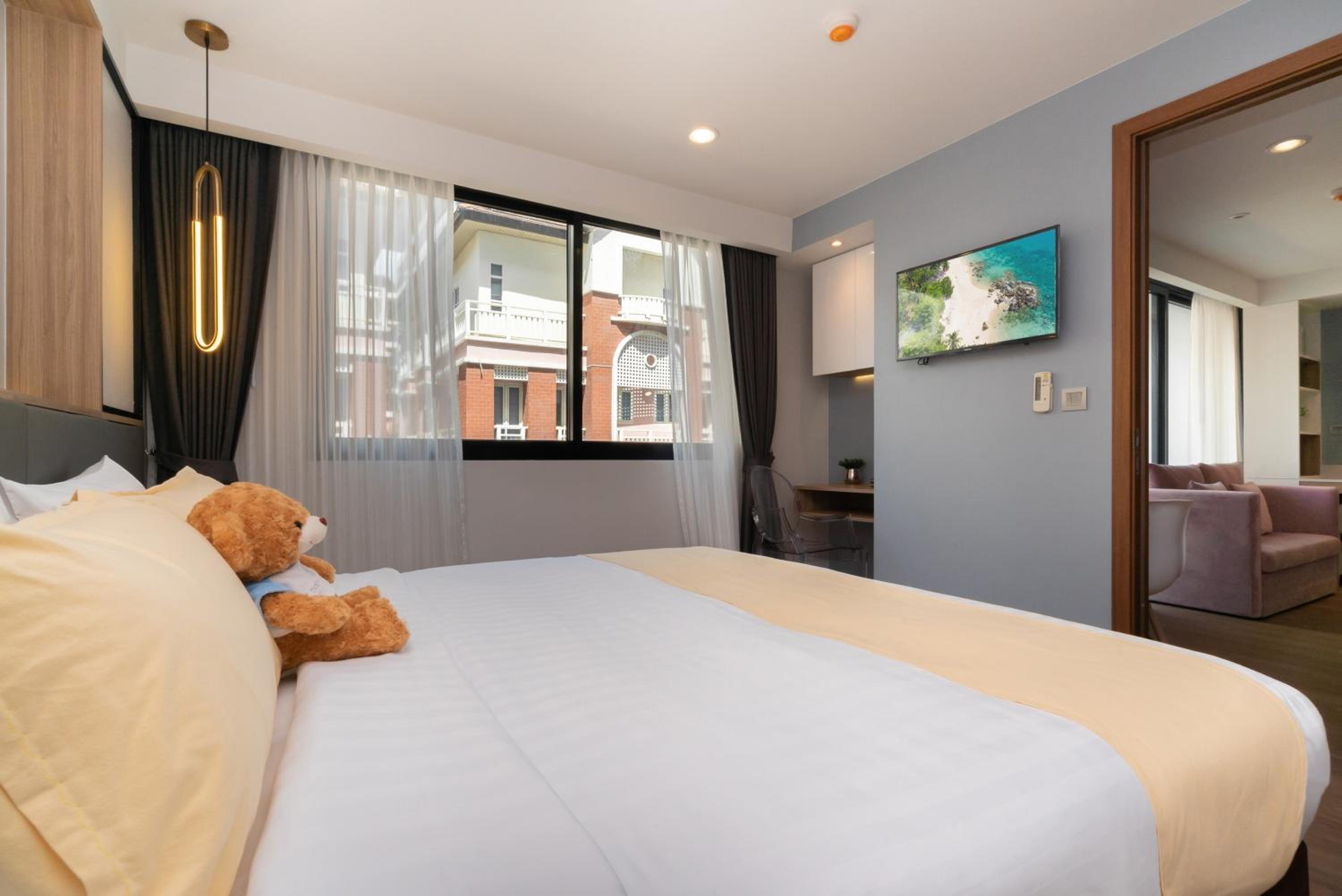 One Bedroom Deluxe - Photo 4