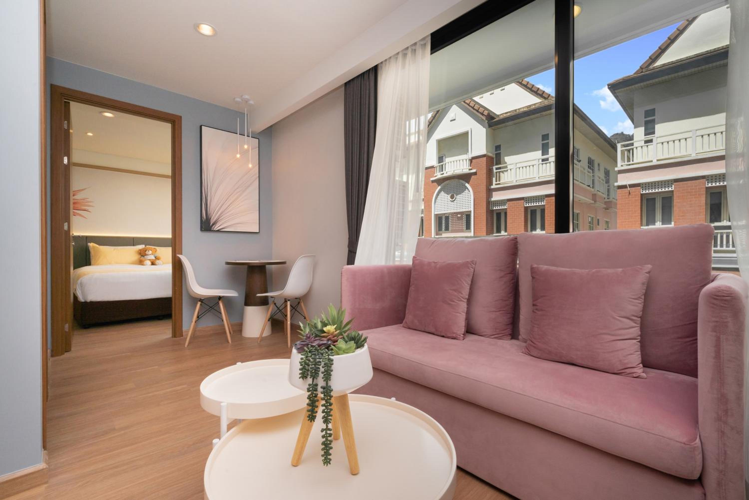 One Bedroom Deluxe - Photo 2