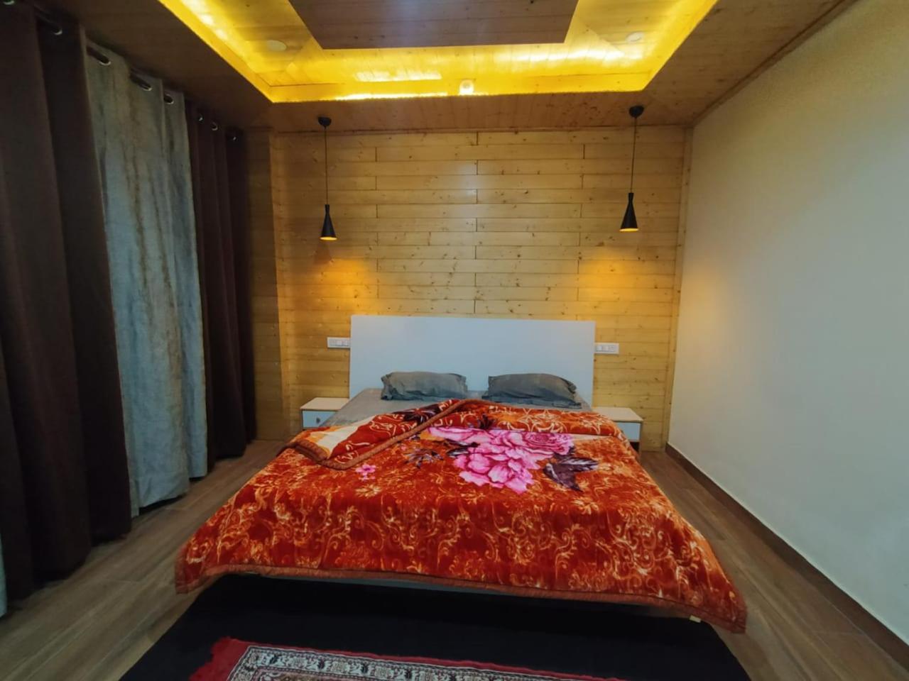 King Room with Balcony photo 2