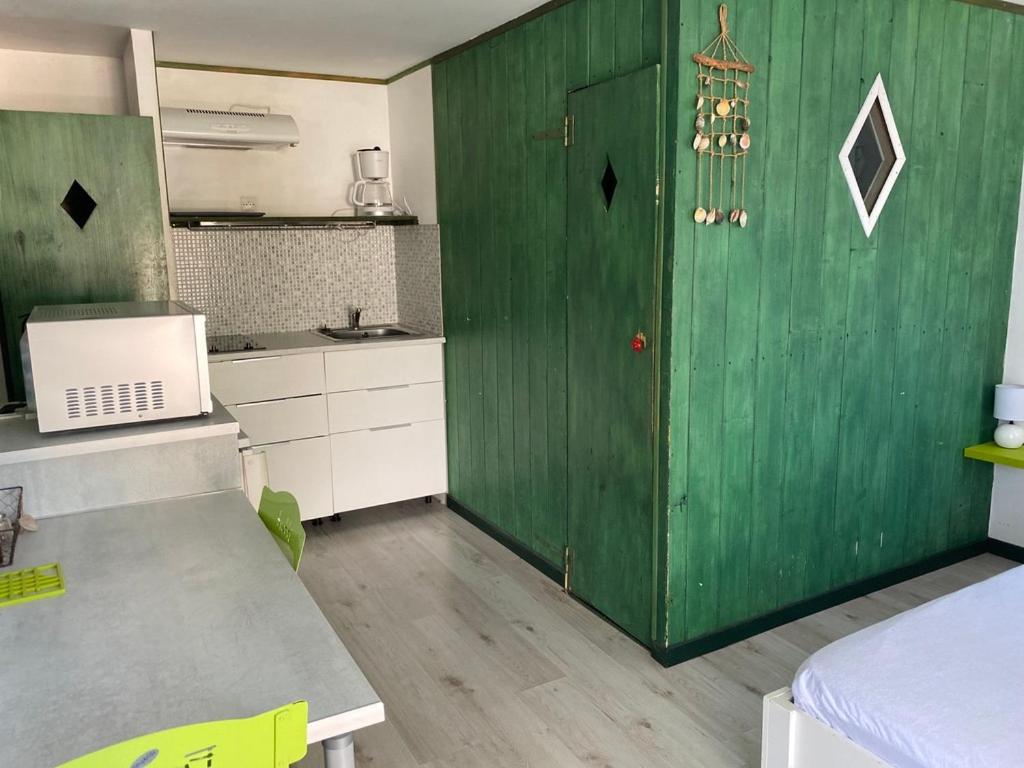 Studio (2 Adults)