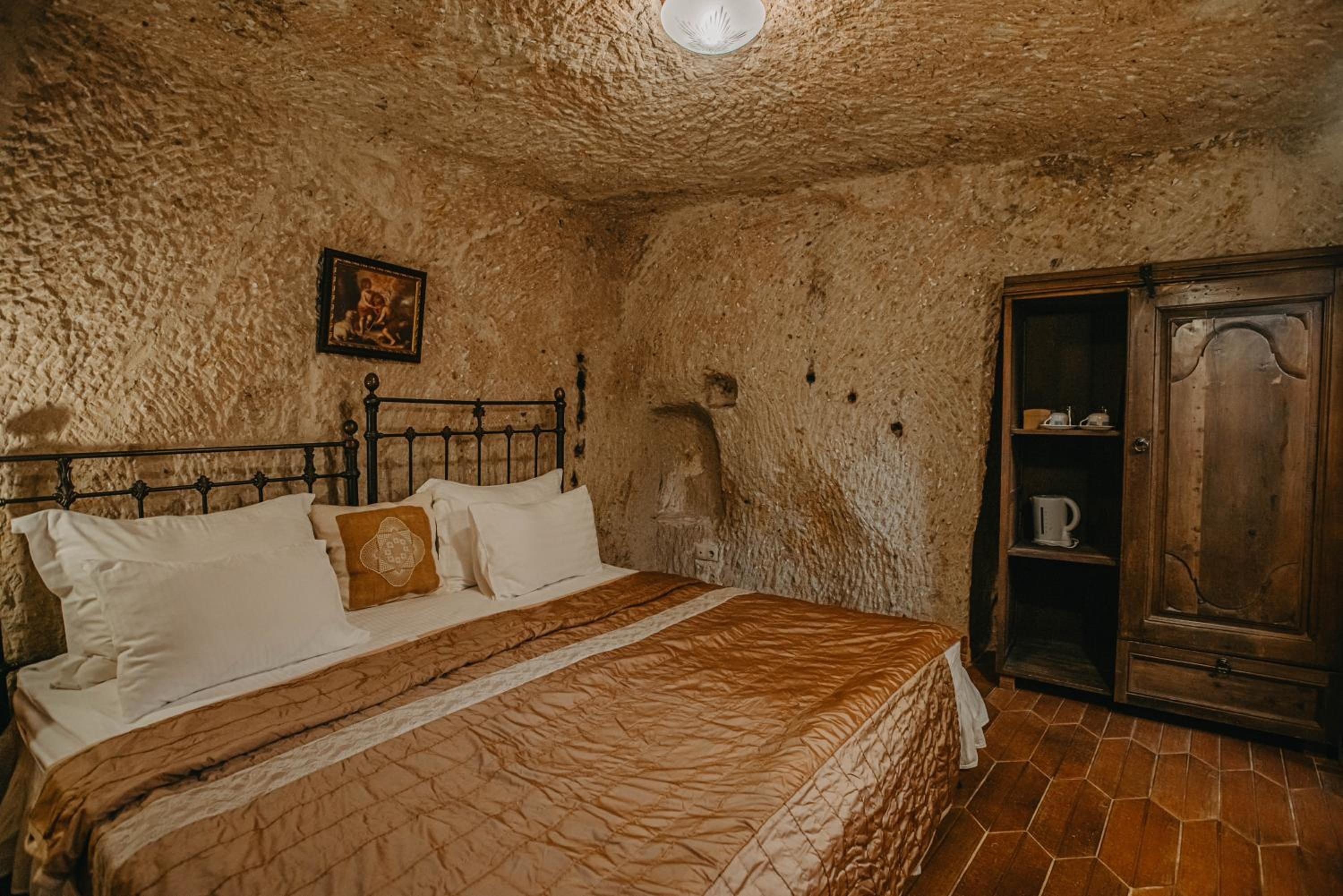 Deluxe Room - Photo 14