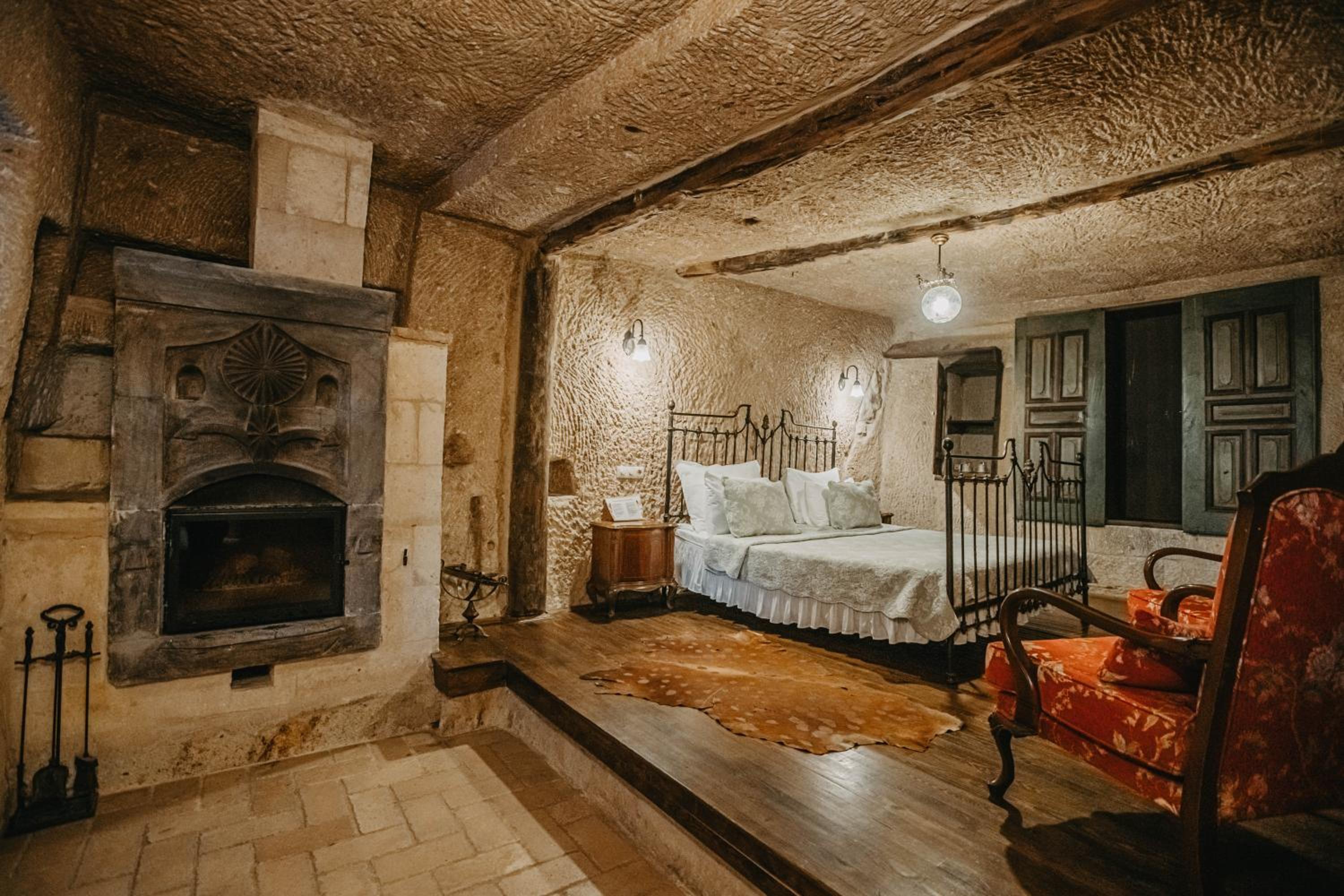 Superior Cave Room photo 1