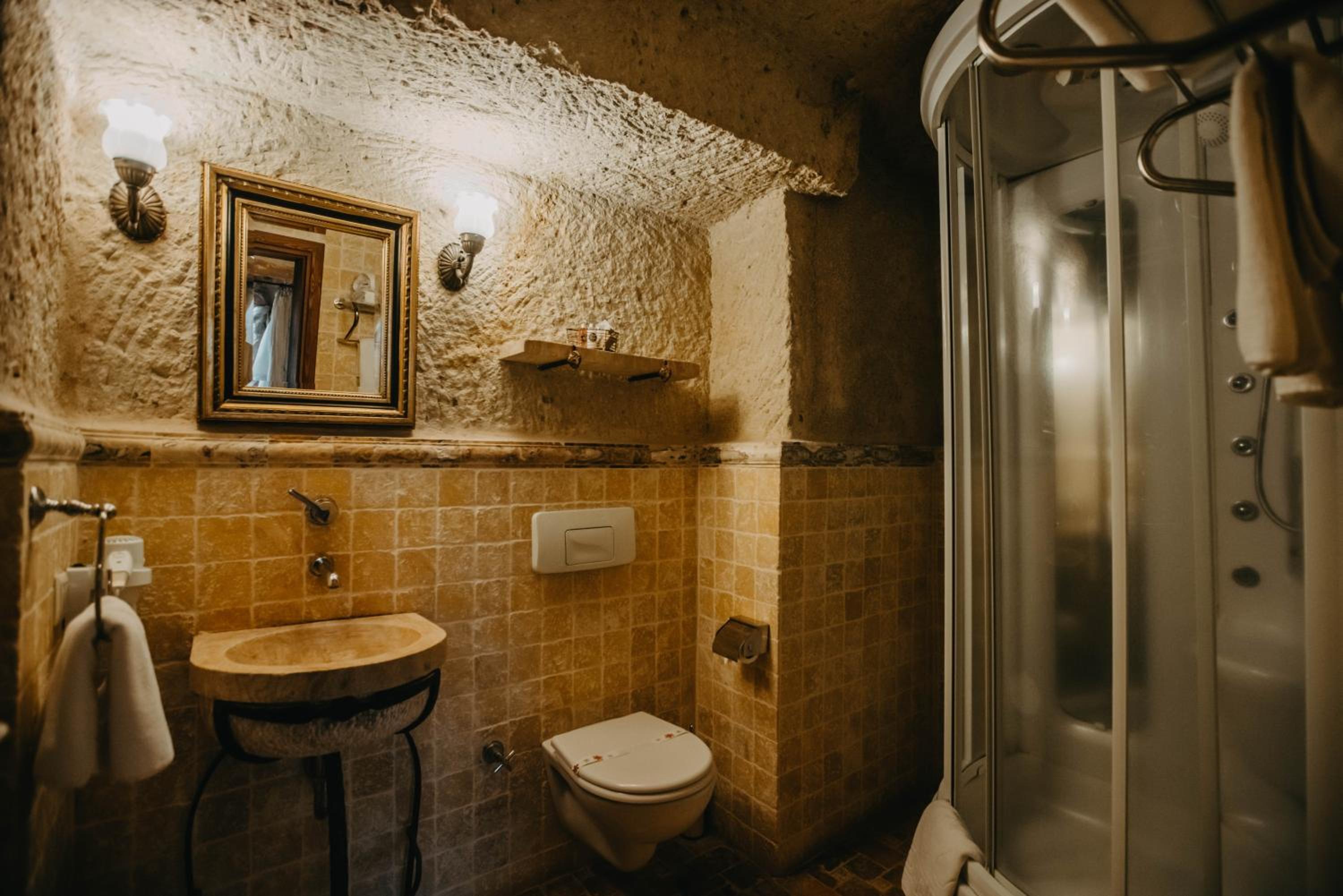 Deluxe Room - Photo 2