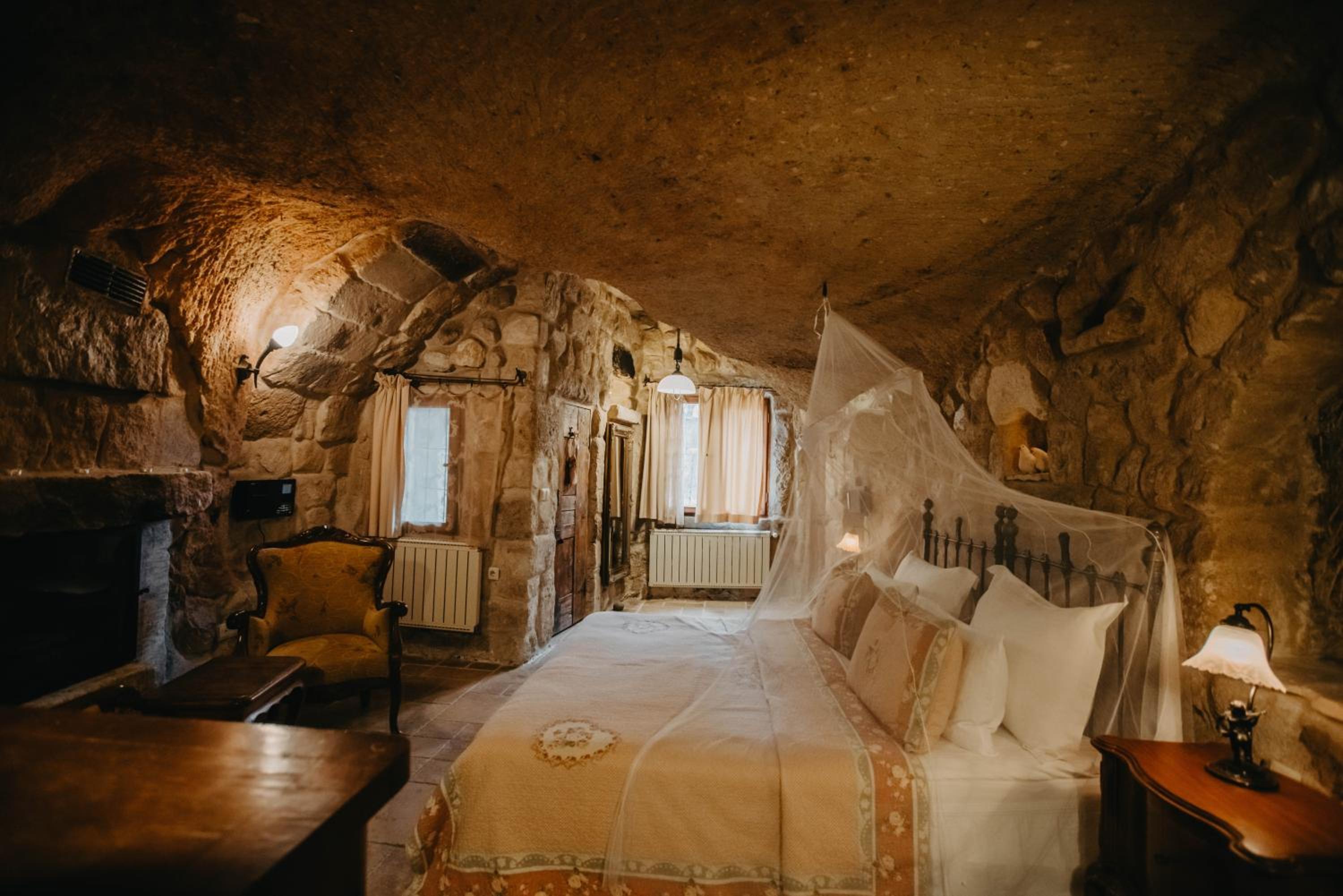 Deluxe Room - Photo 23
