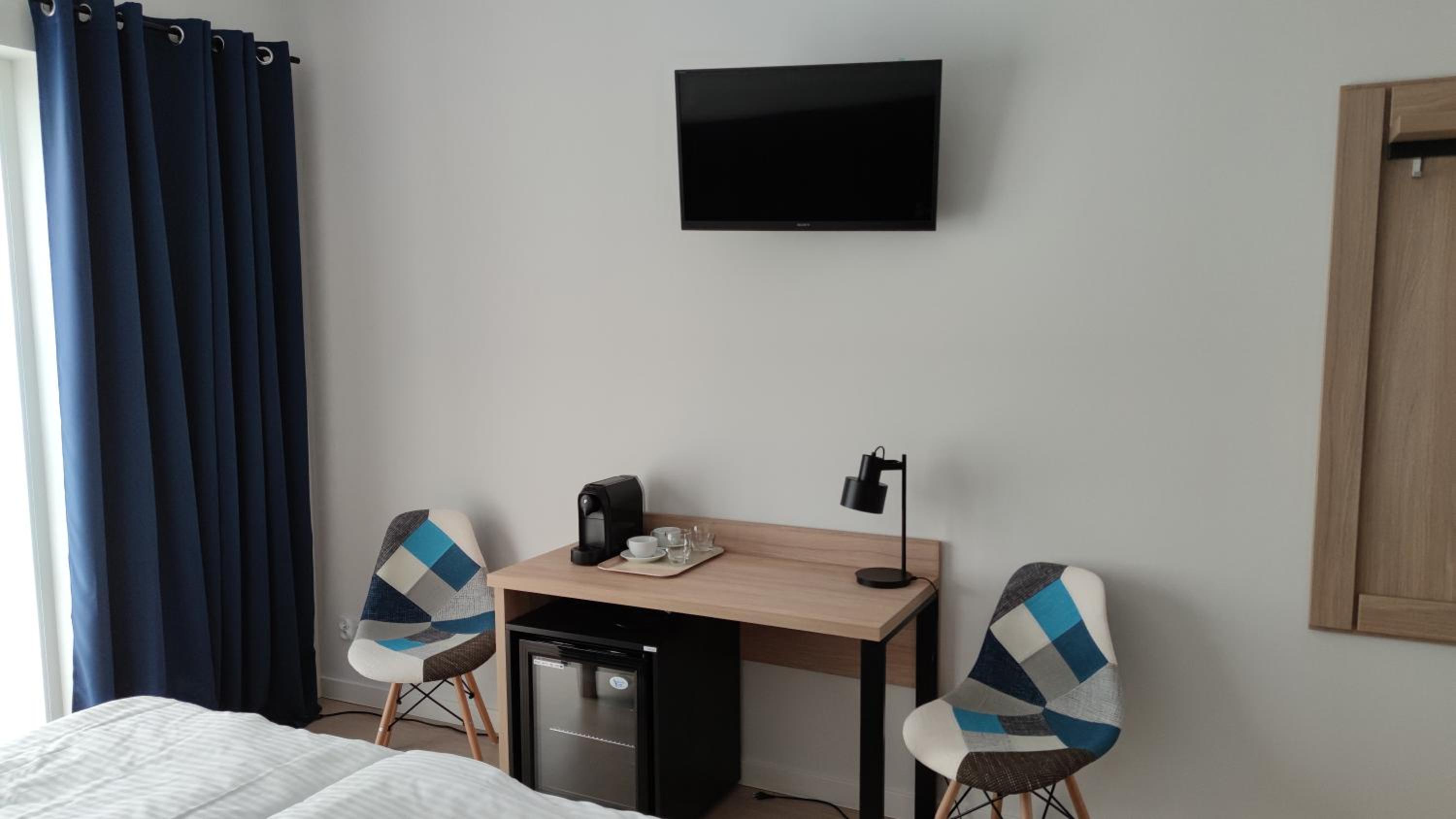 Standard Double or Twin Room - Photo 1
