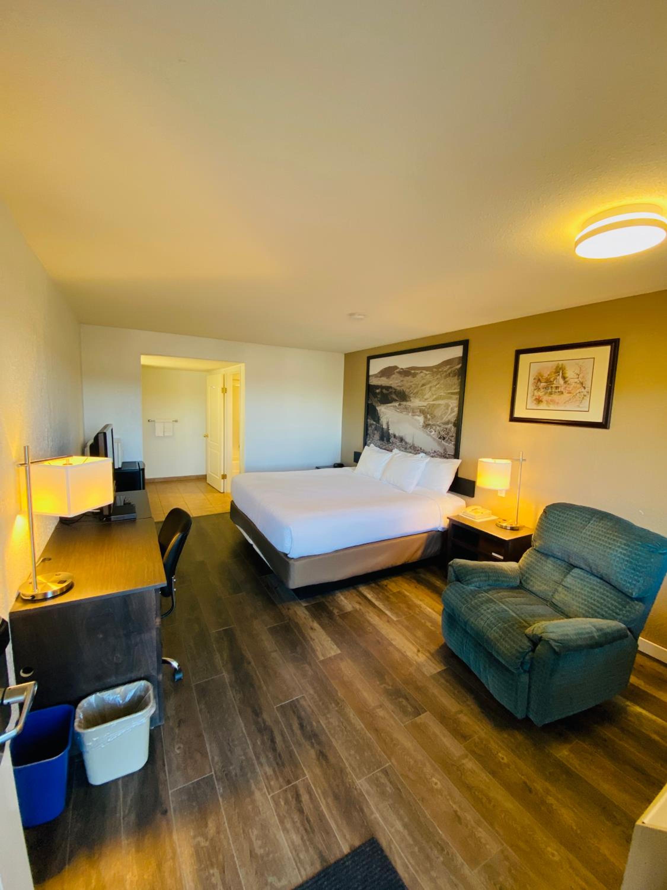 Super 8 by Wyndham 100 Mile House, Foto 2